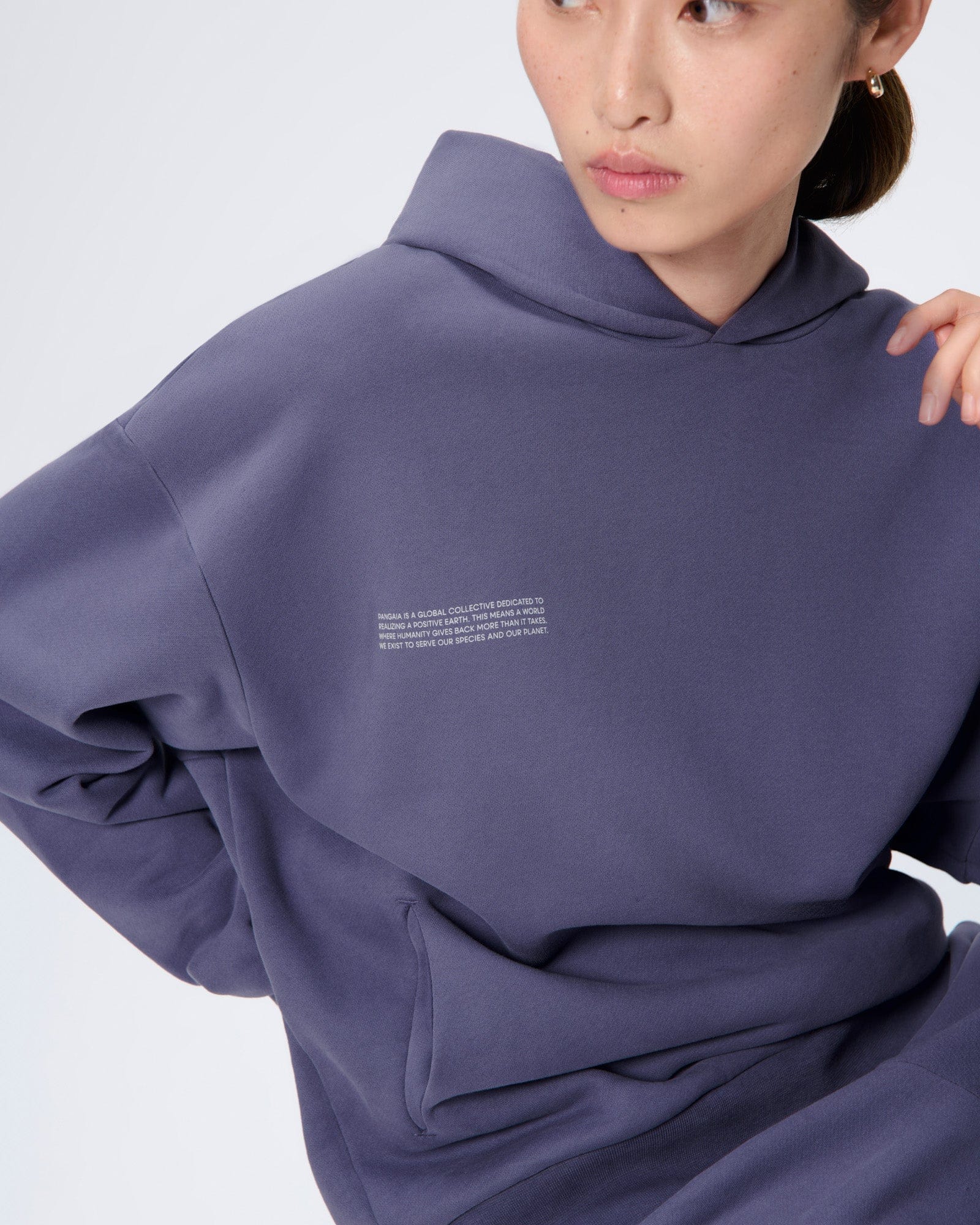 365_MIDWEIGHT_HOODIE_SLATE_BLUE_WOMENS_DETAIL