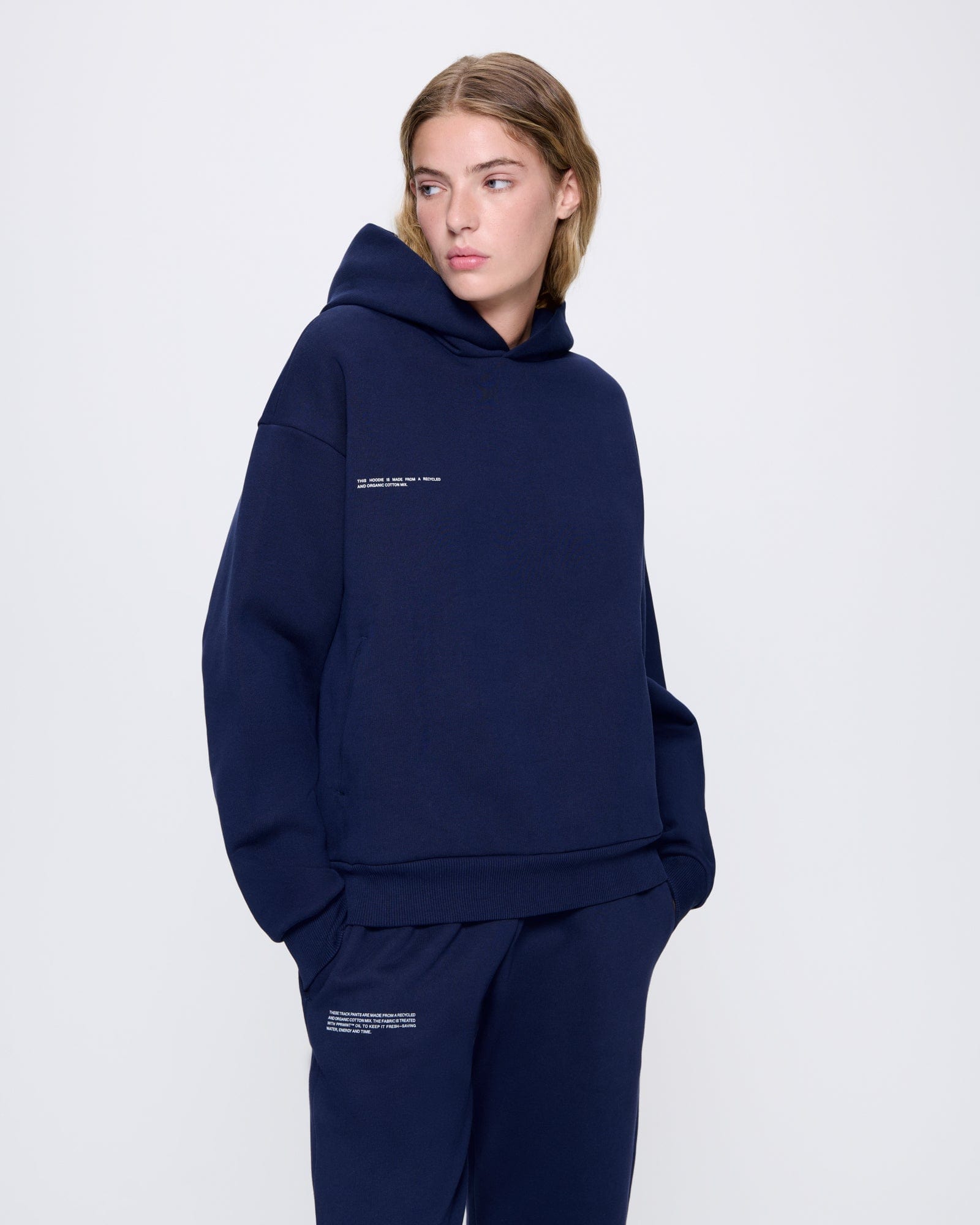 365_HEAVYWEIGHT_HOODIE_NAVY-BLUE_WOMENS_FRONT-MODEL