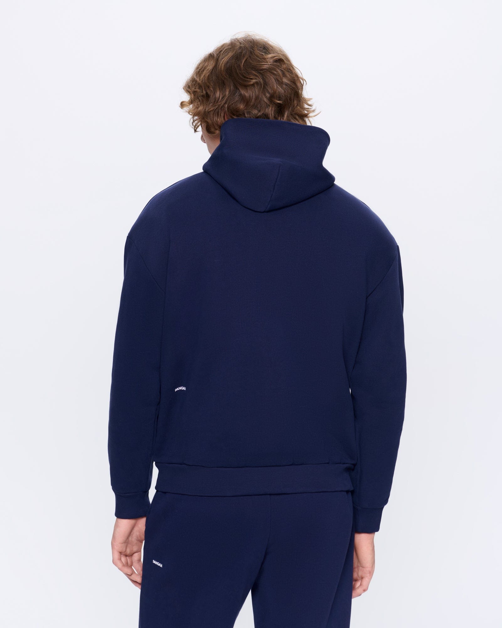 365_HEAVYWEIGHT_HOODIE_NAVY_MENS_BACK-MODEL