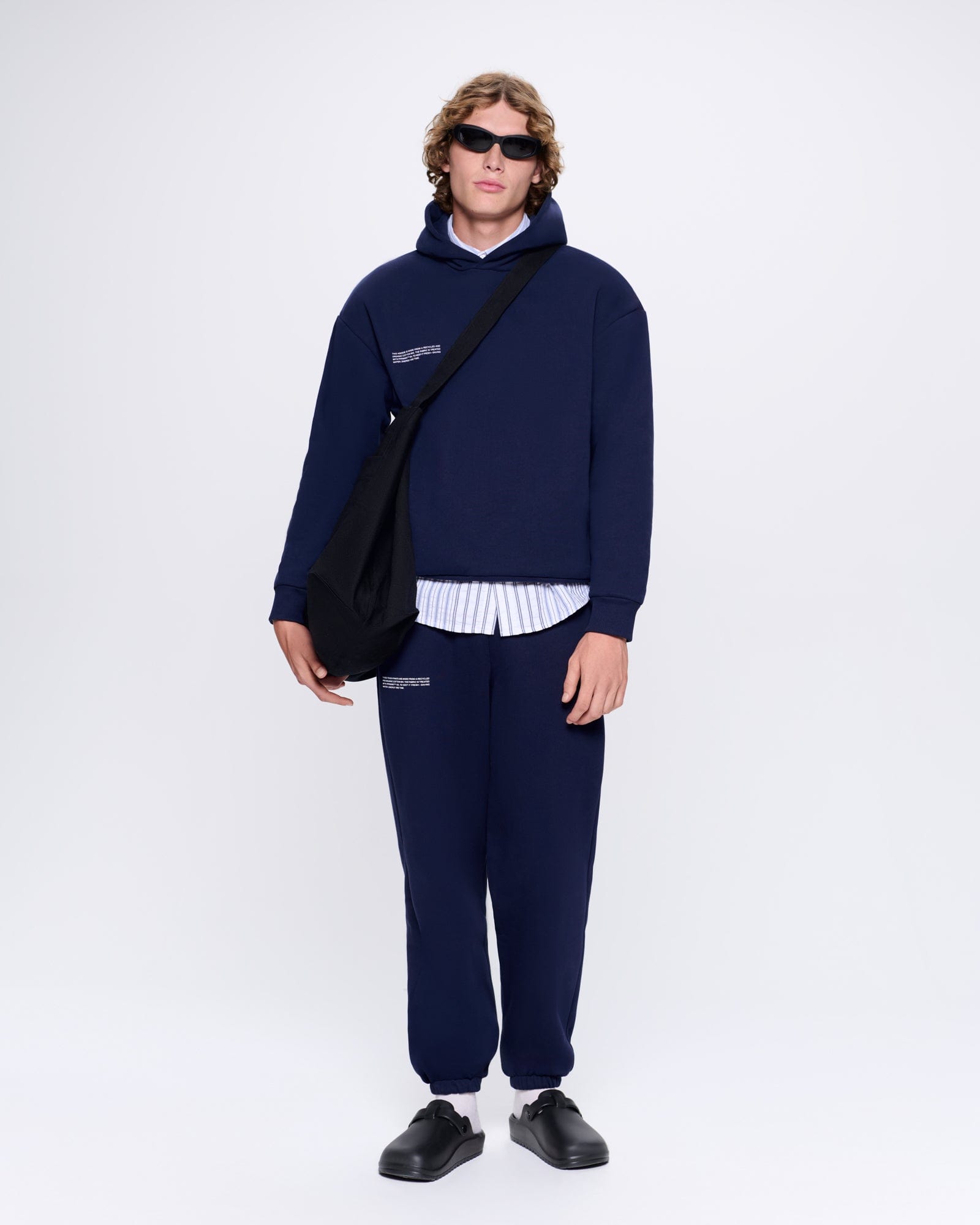 365_HEAVYWEIGHT_HOODIE_NAVY_MENS_LEAD-MODEL