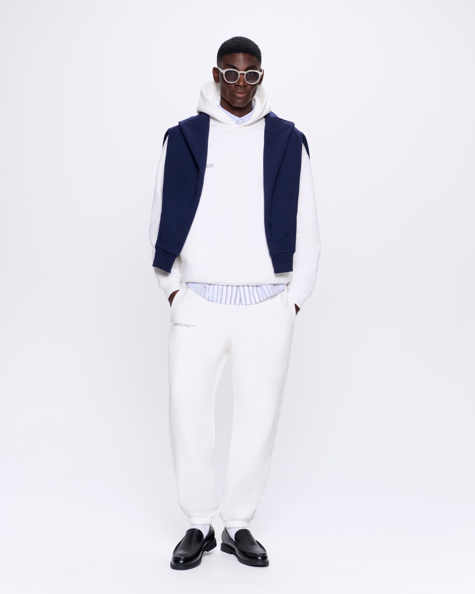 365_HEAVYWEIGHT_HOODIE_OFF_WHITE_MENS_LEAD-MODEL