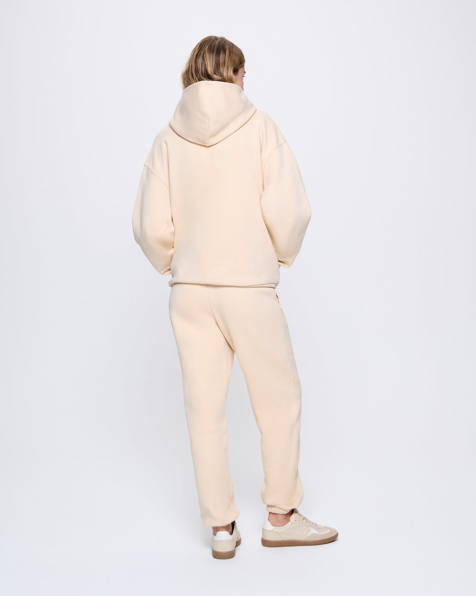 365_HEAVYWEIGHT_HOODIE_SAND_WOMENS_BACK-MODEL