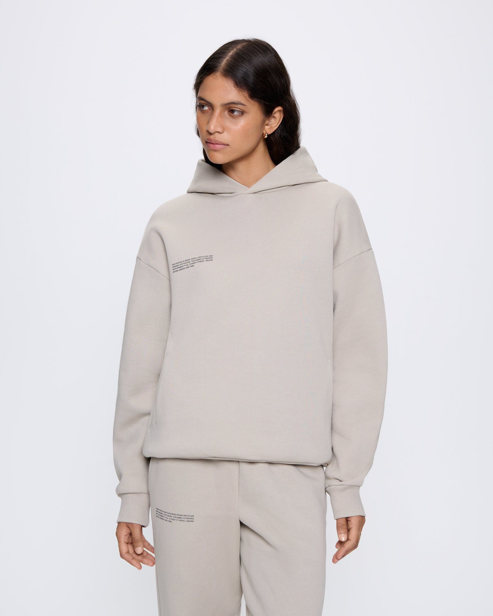 365_HEAVYWEIGHT_HOODIE_STONE_WOMENS_FRONT-MODEL