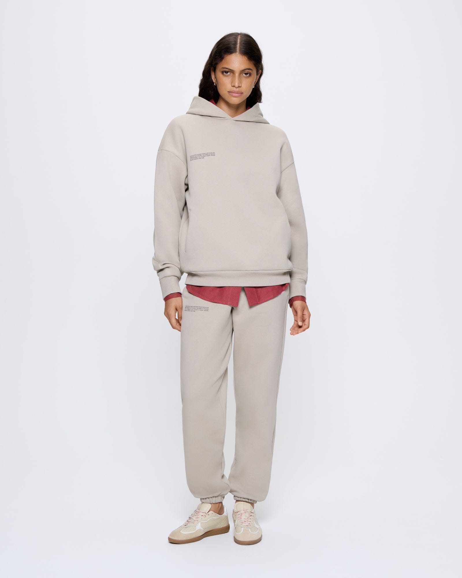 365_HEAVYWEIGHT_HOODIE_STONE_WOMENS_LEAD-MODEL