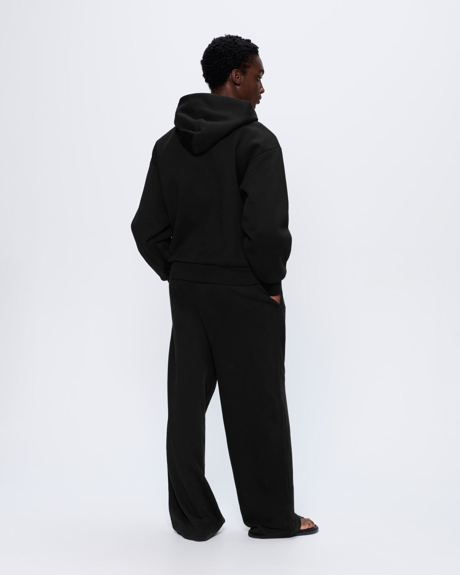 365_HEAVYWEIGHT_STRAIGHT_LEG_TRACK_PANTS_BLACK_MENS_BACK_Retouched