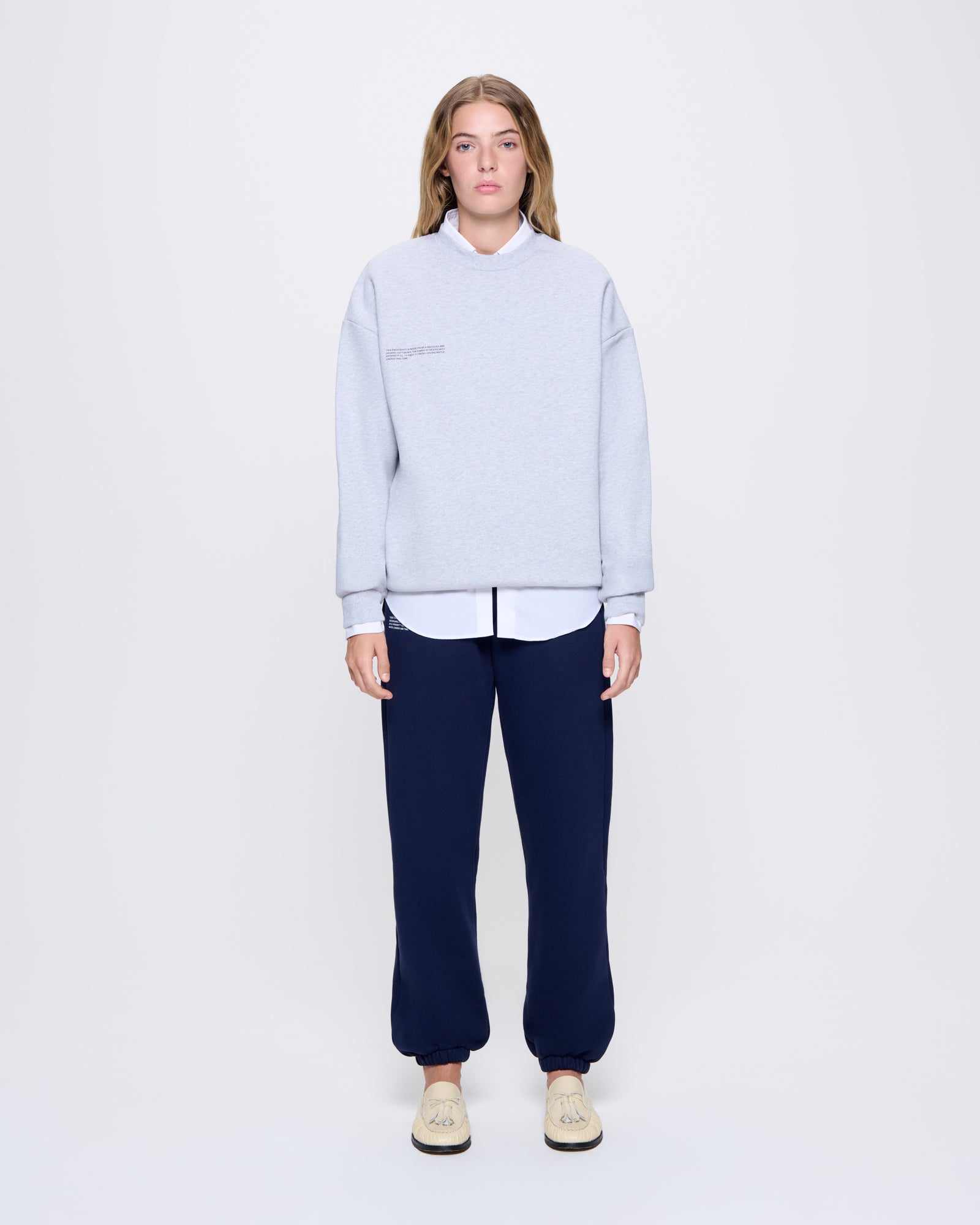 365_HEAVYWEIGHT_SWEATSHIRT_GREY-MARL_WOMENS_LEAD-MODEL