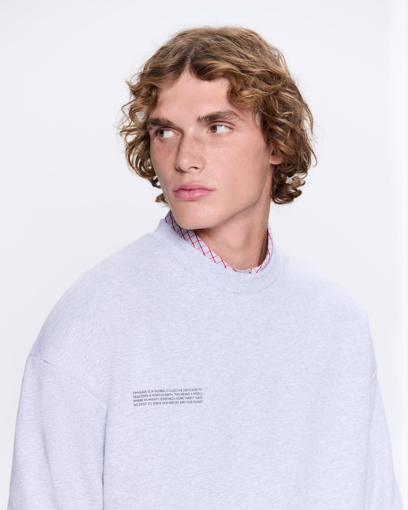 365_HEAVYWEIGHT_SWEATSHIRT_GREY_MARL_MENS_DETAIL-MODEL