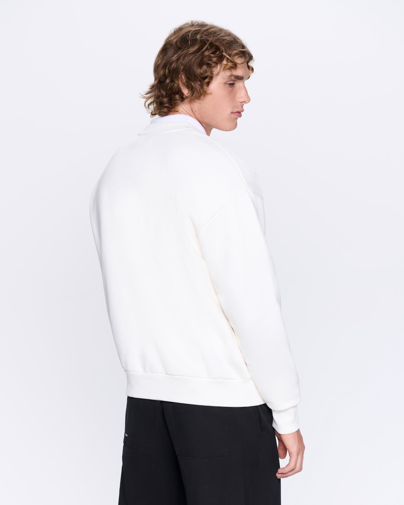 365_HEAVYWEIGHT_SWEATSHIRT_OFF_WHITE_MENS_BACK-MODEL