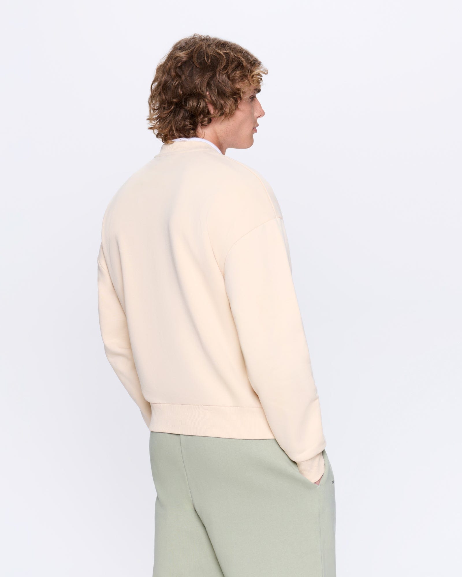 365_HEAVYWEIGHT_SWEATSHIRT_SAND_MENS_BACK-MODEL