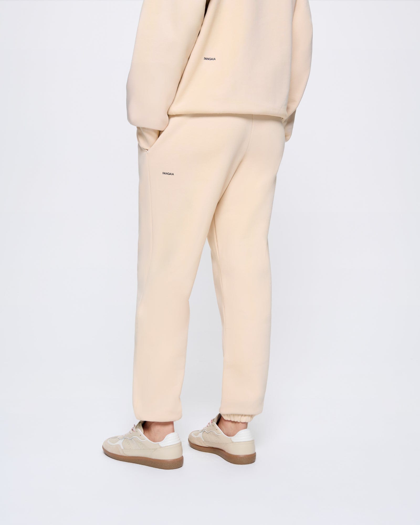 365_HEAVYWEIGHT_TRACK-PANTS_SAND_WOMENS_BACK-MODEL