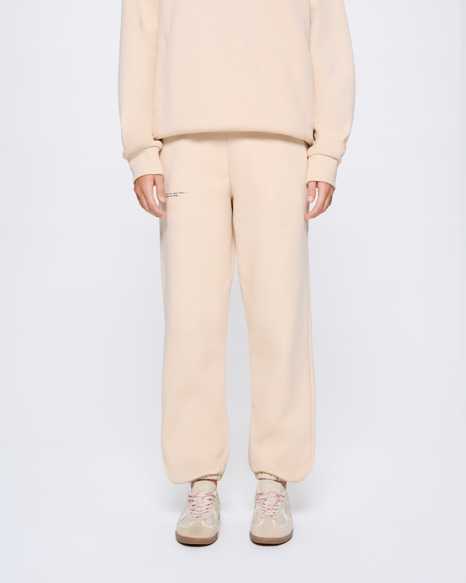 365_HEAVYWEIGHT_TRACK-PANTS_SAND_WOMENS_FRONT-MODEL