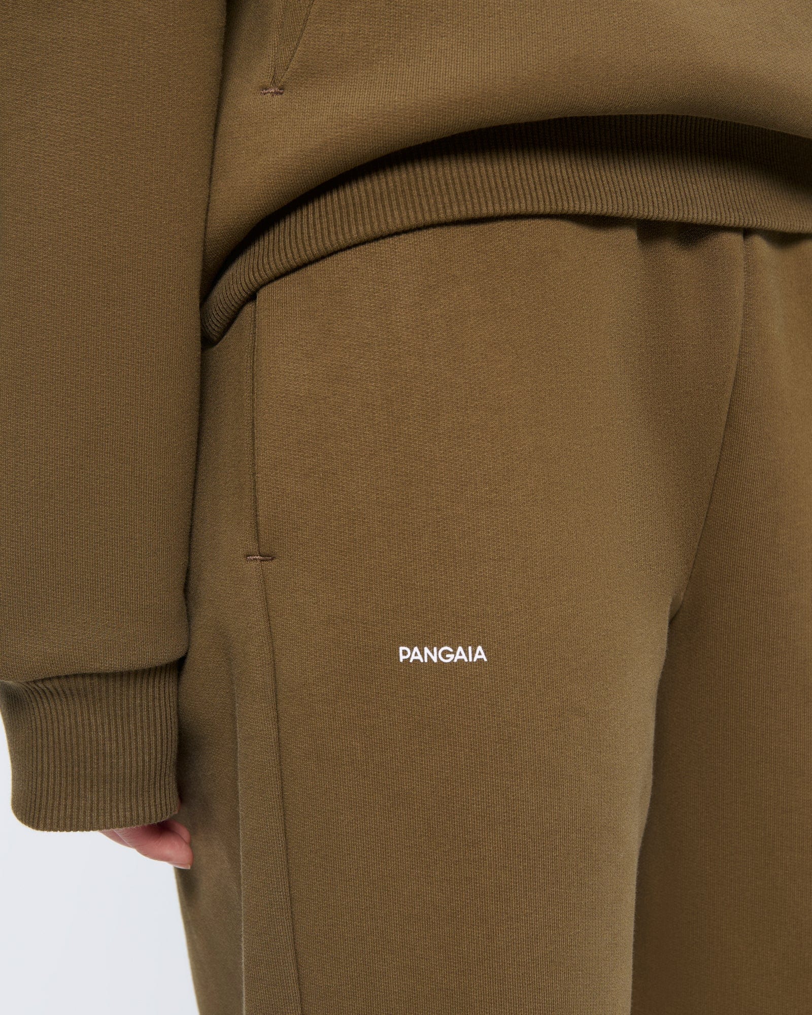 365_HEAVYWEIGHT_TRACKPANTS_SOIL_BROWN_WOMENS_DETAIL