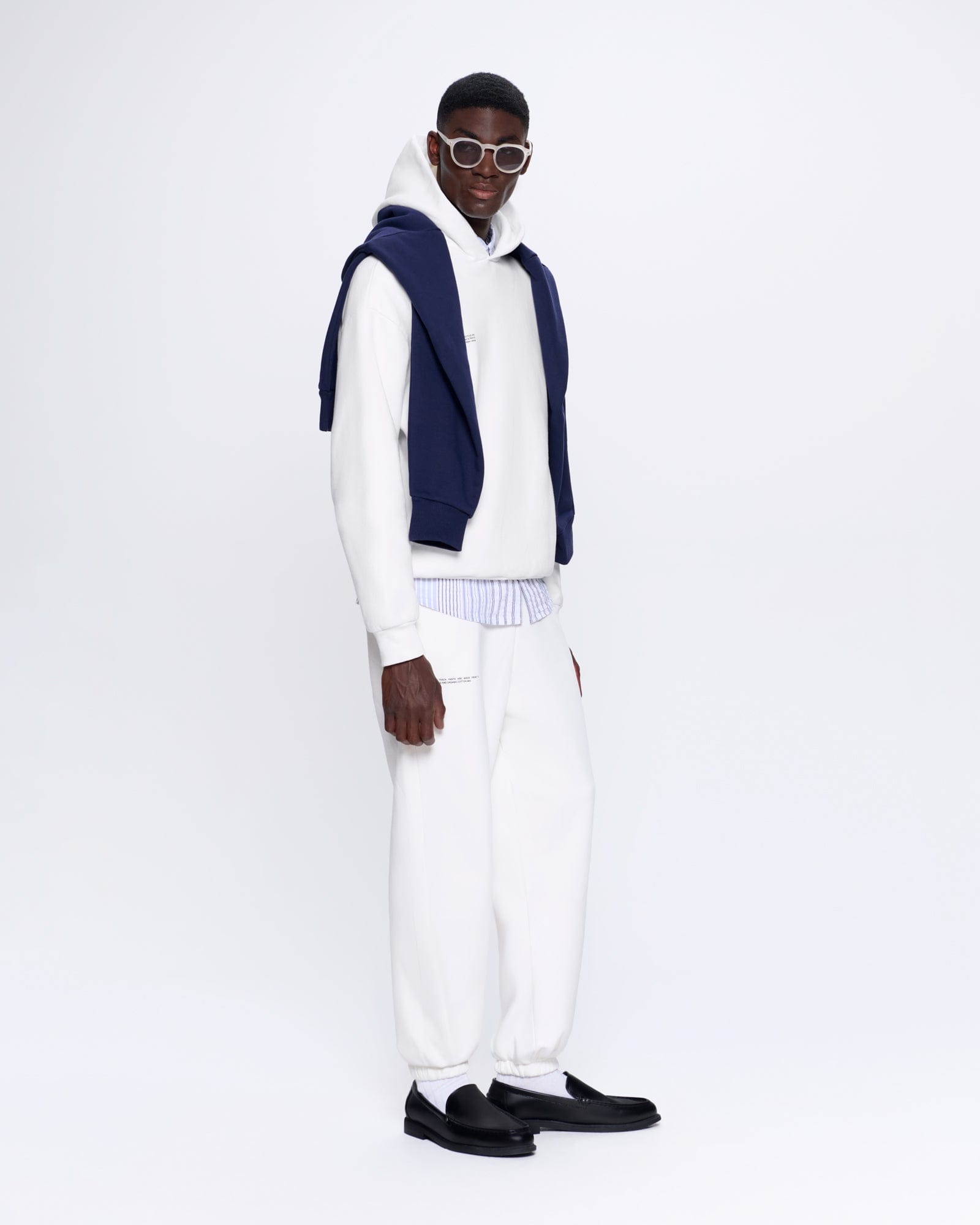 365_HEAVYWEIGHT_TRACK_PANTS_OFF_WHITE_MENS_LEAD-MODEL