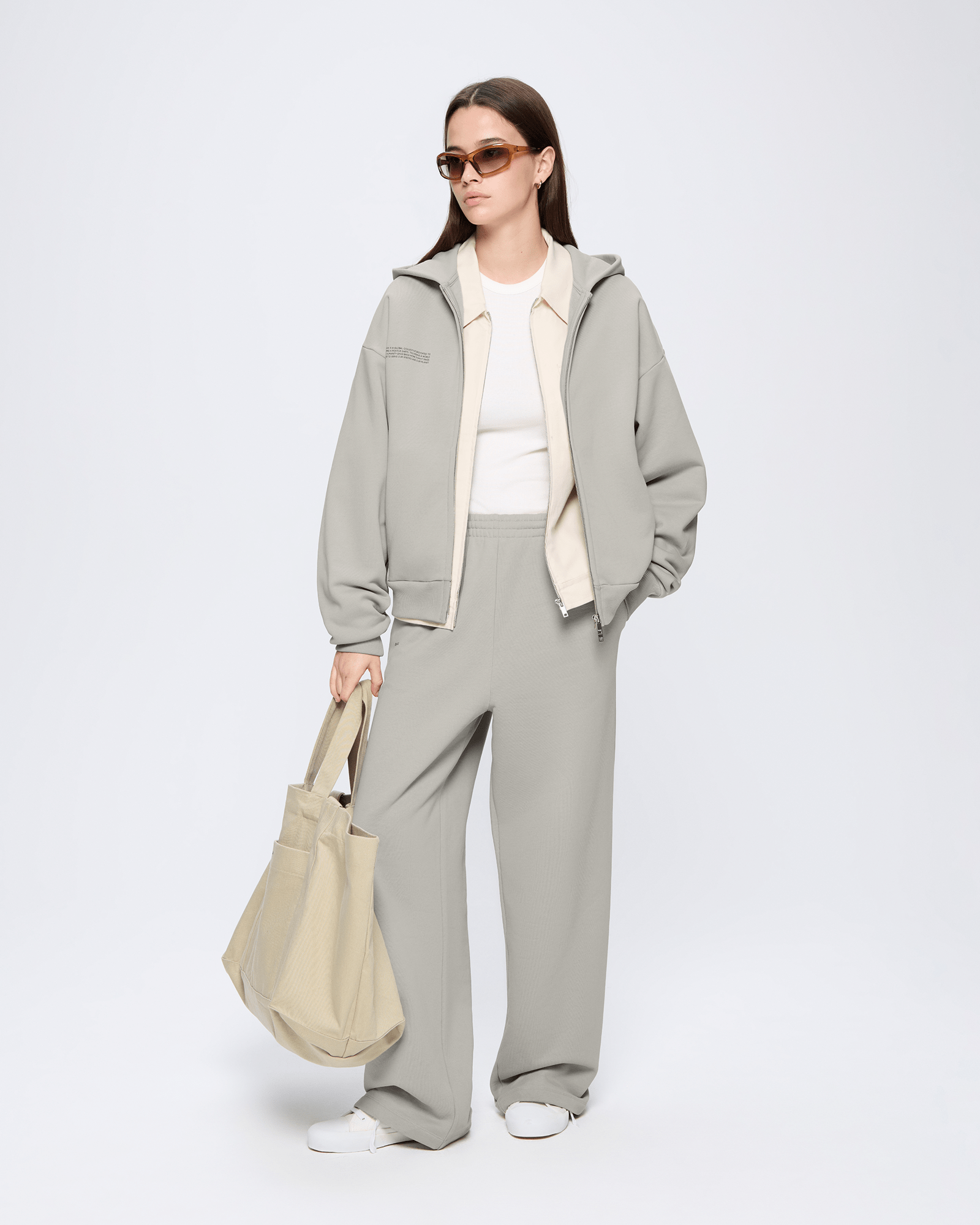 365_HEAVYWEIGHT_ZIP-UP_HOODIE_STONE_WOMENS_LEAD_Retouched_1