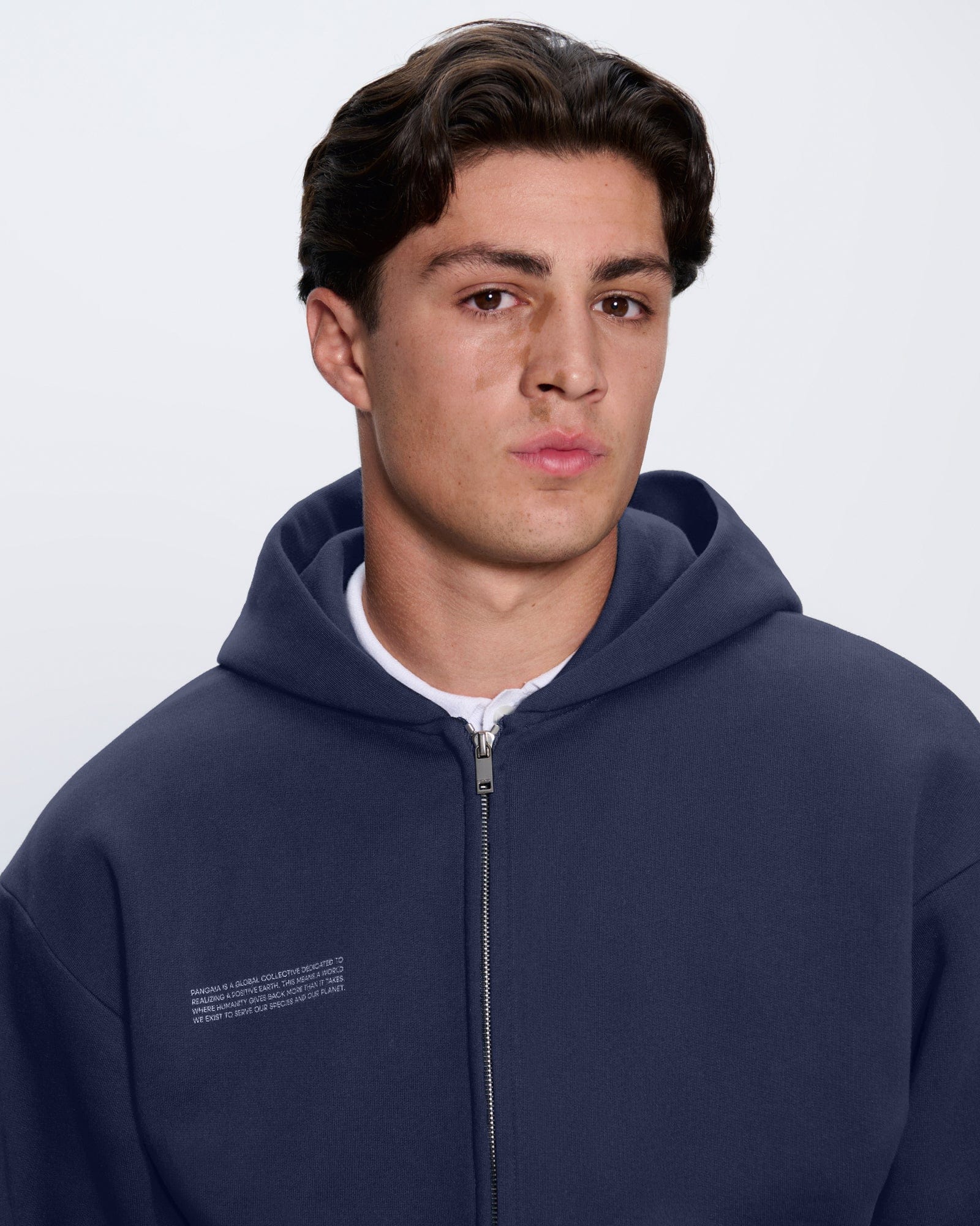365_HEAVYWEIGHT_ZIP_UP_HOODIE_NAVY_MENS_DETAIL_Retouched