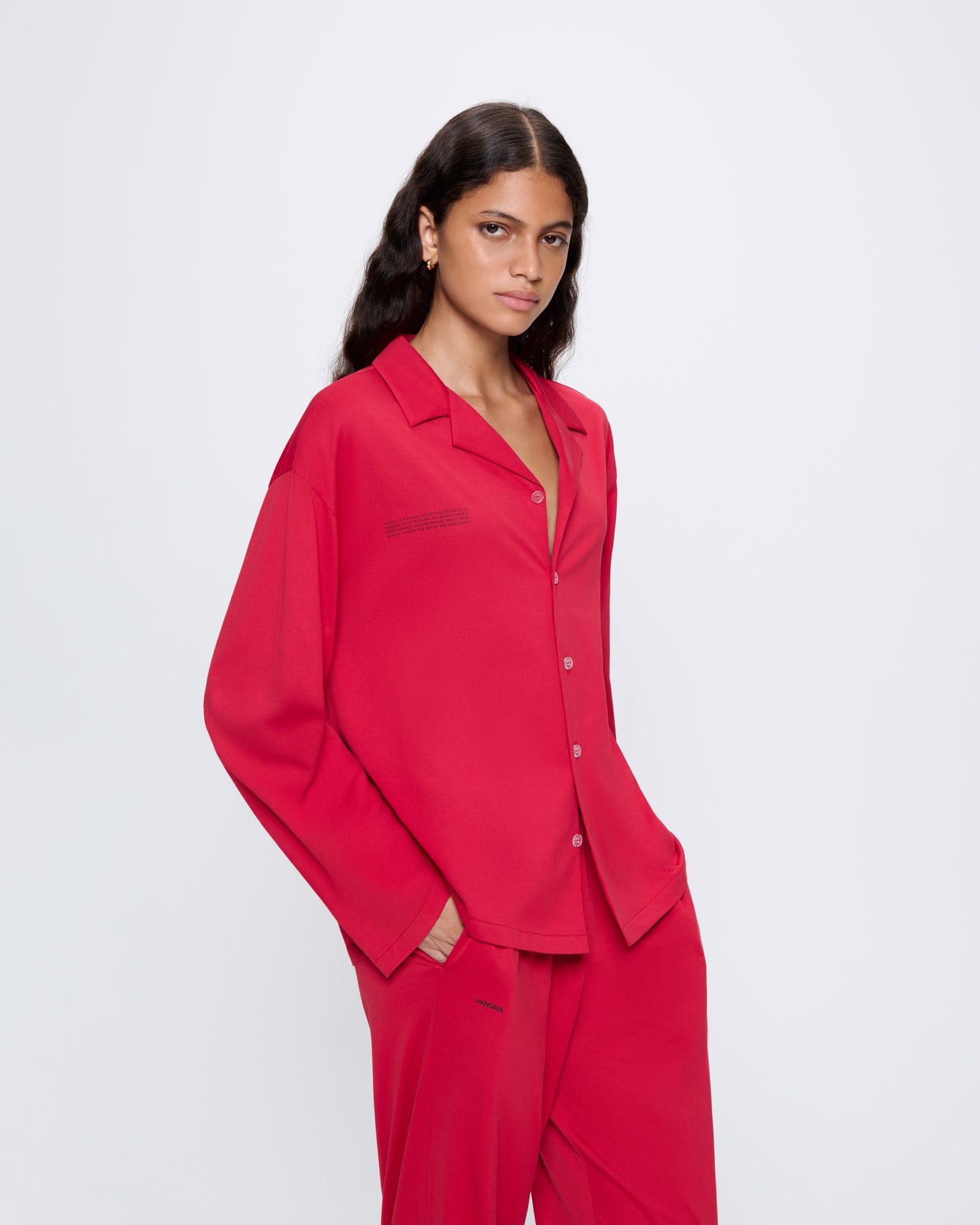 365_LIGHTWEIGHT_LONG-PYJAMA-SET_GOJI-RED_WOMENS_FRONT