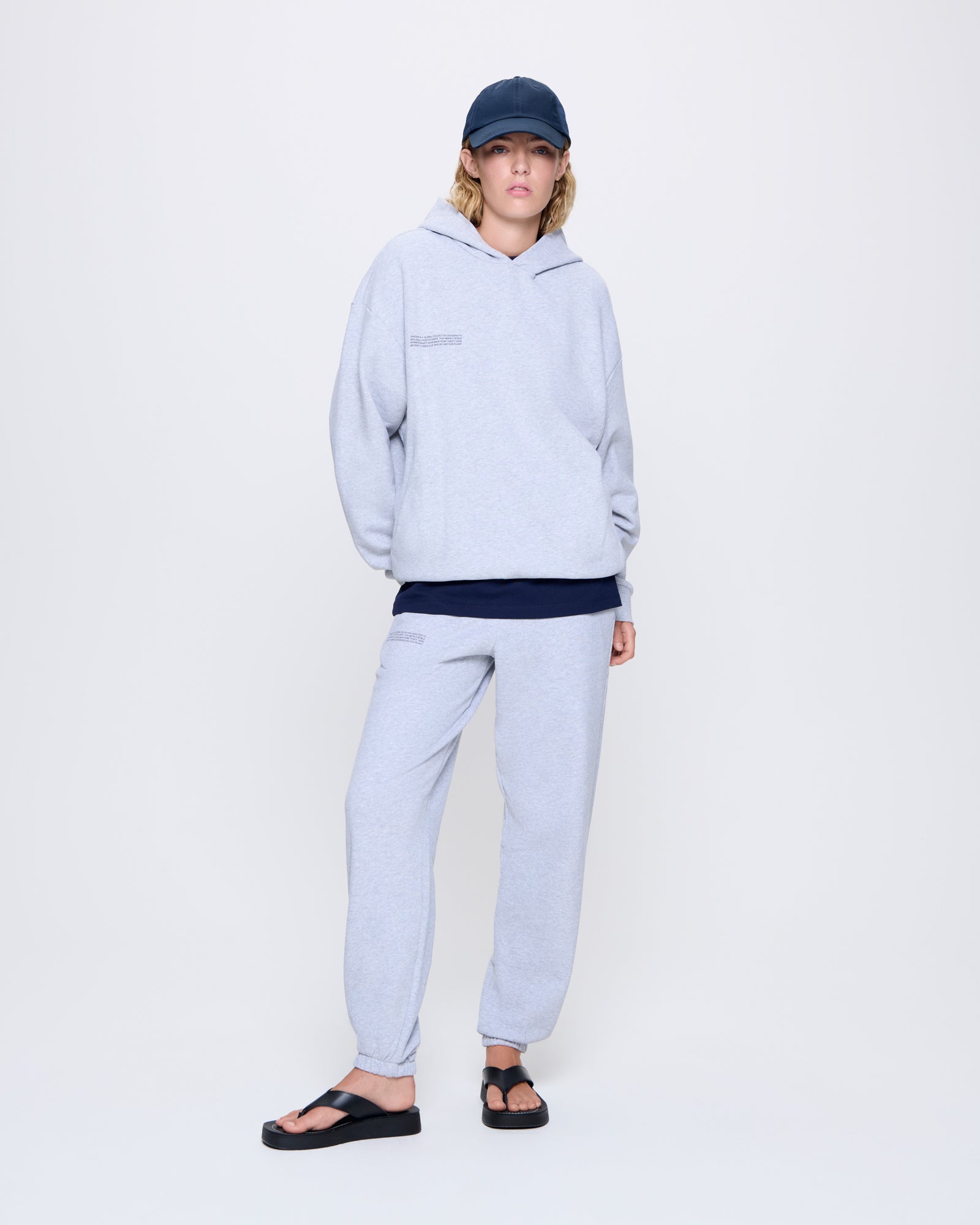 365_MIDWEIGHT_HOODIE_GREY-MARL_WOMENS_LEAD-MODEL