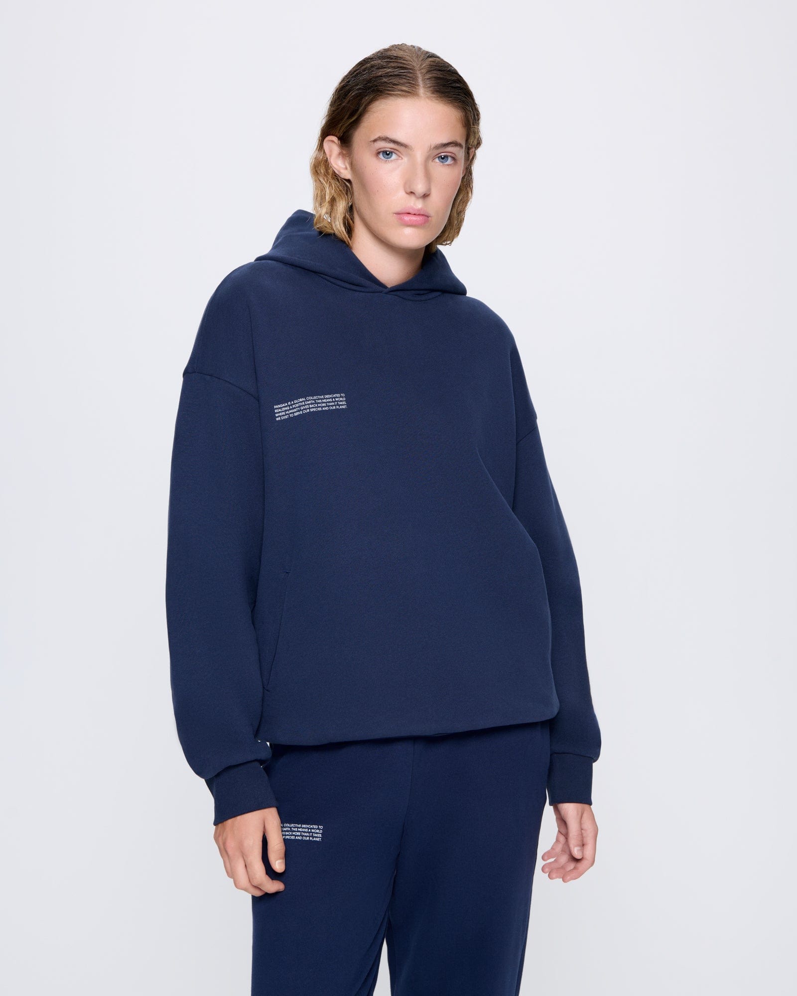 365_MIDWEIGHT_HOODIE_NAVY-BLUE_WOMENS_FRONT-MODEL
