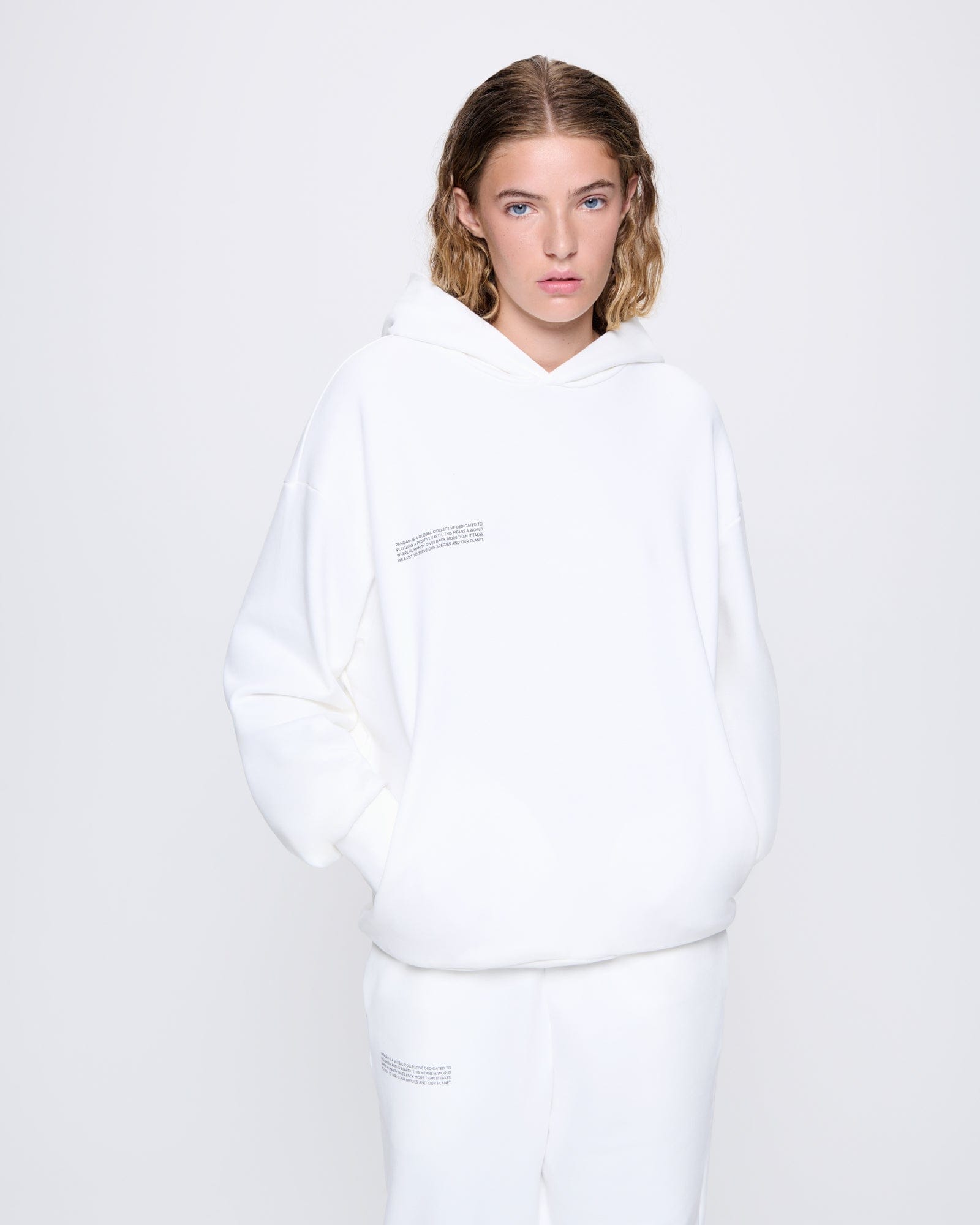 365_MIDWEIGHT_HOODIE_OFF-WHITE_WOMENS_FRONT-MODEL
