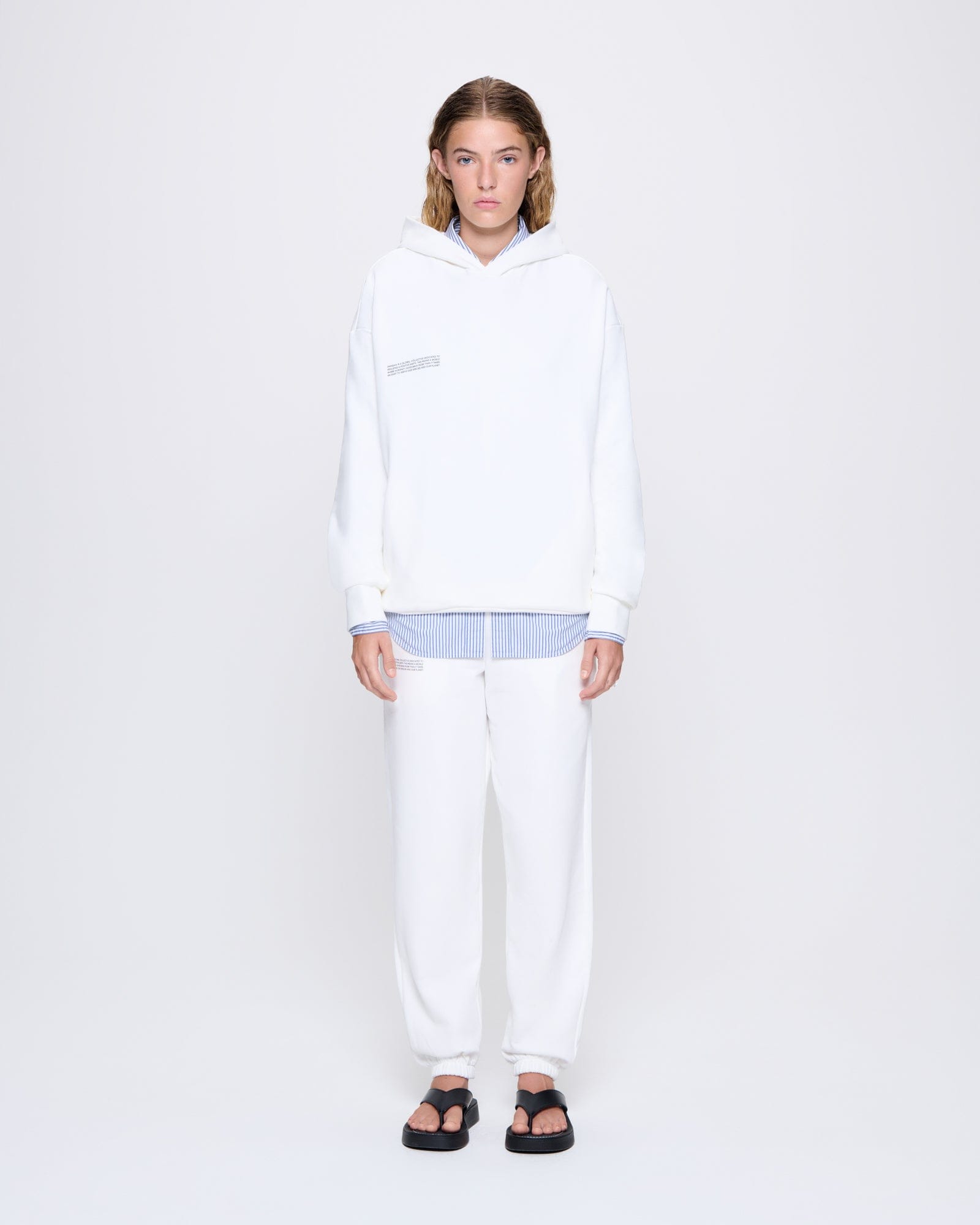 365_MIDWEIGHT_HOODIE_OFF-WHITE_WOMENS_LEAD-MODEL