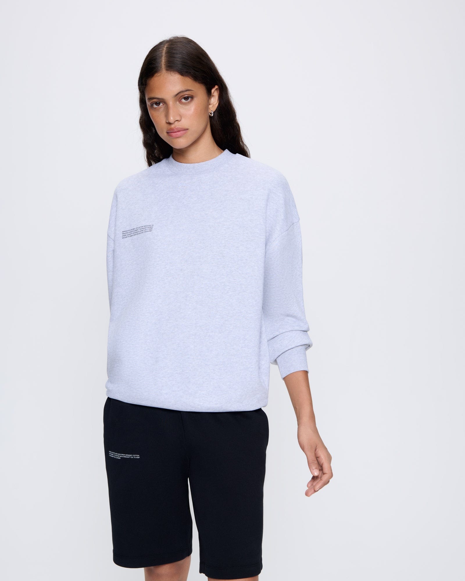 365_MIDWEIGHT_SWEATSHIRT_GREY-MARL_WOMENS_FRONT-MODEL