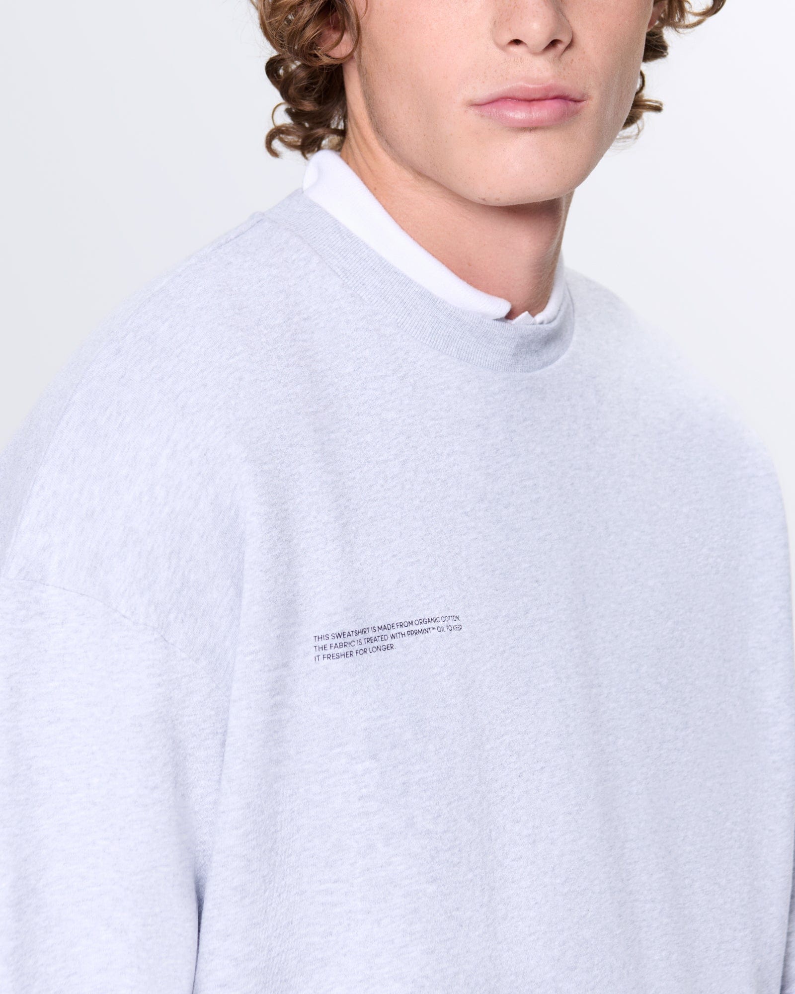 365_MIDWEIGHT_SWEATSHIRT_GREY_MARL_MENS_DETAIL