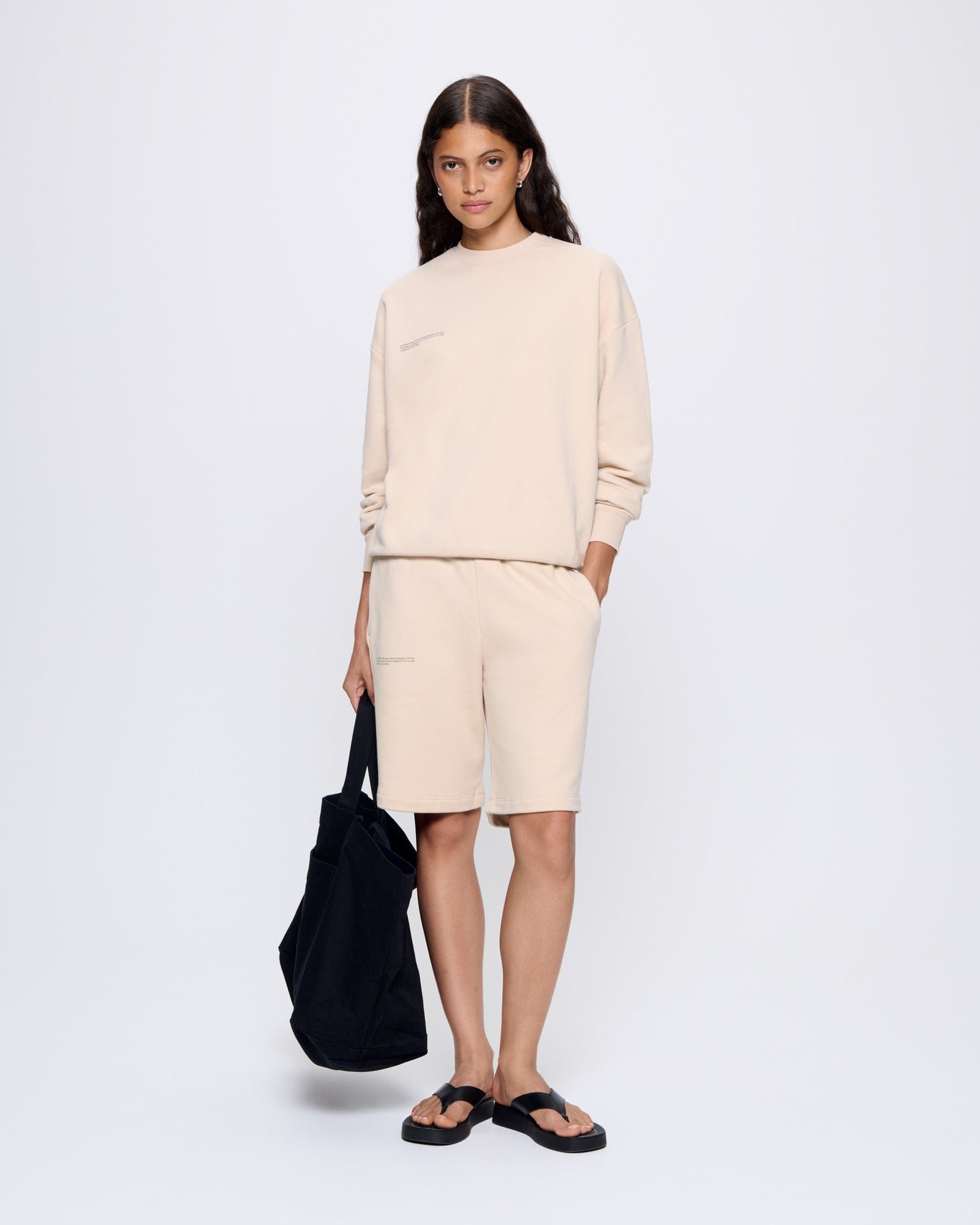 365_MIDWEIGHT_SWEATSHIRT_SAND_WOMENS_LEAD-MODEL