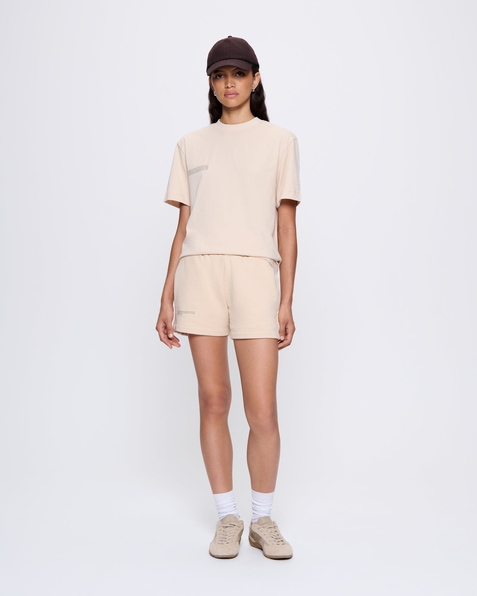 365_MIDWEIGHT_T-SHIRT_SAND_WOMENS_LEAD-MODEL