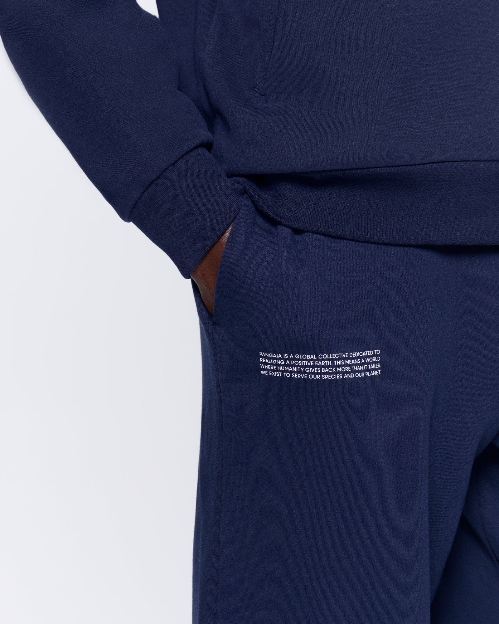 365_MIDWEIGHT_TRACK_PANTS_NAVY_MENS_DETAIL