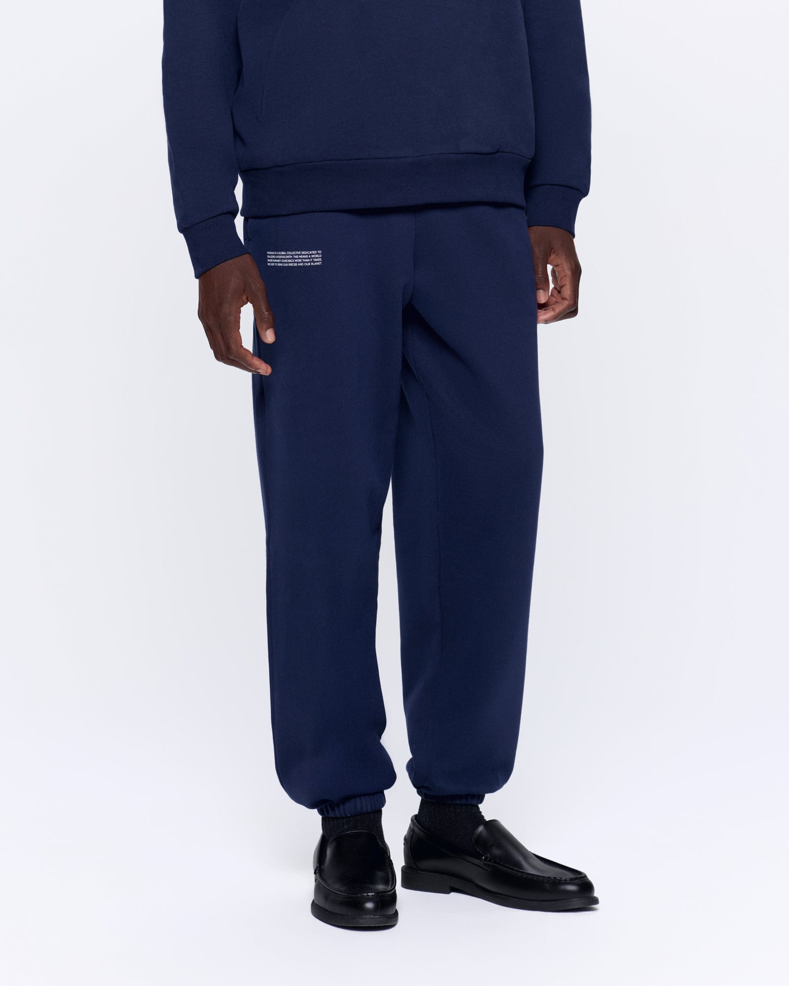 365_MIDWEIGHT_TRACK_PANTS_NAVY_MENS_FRONT