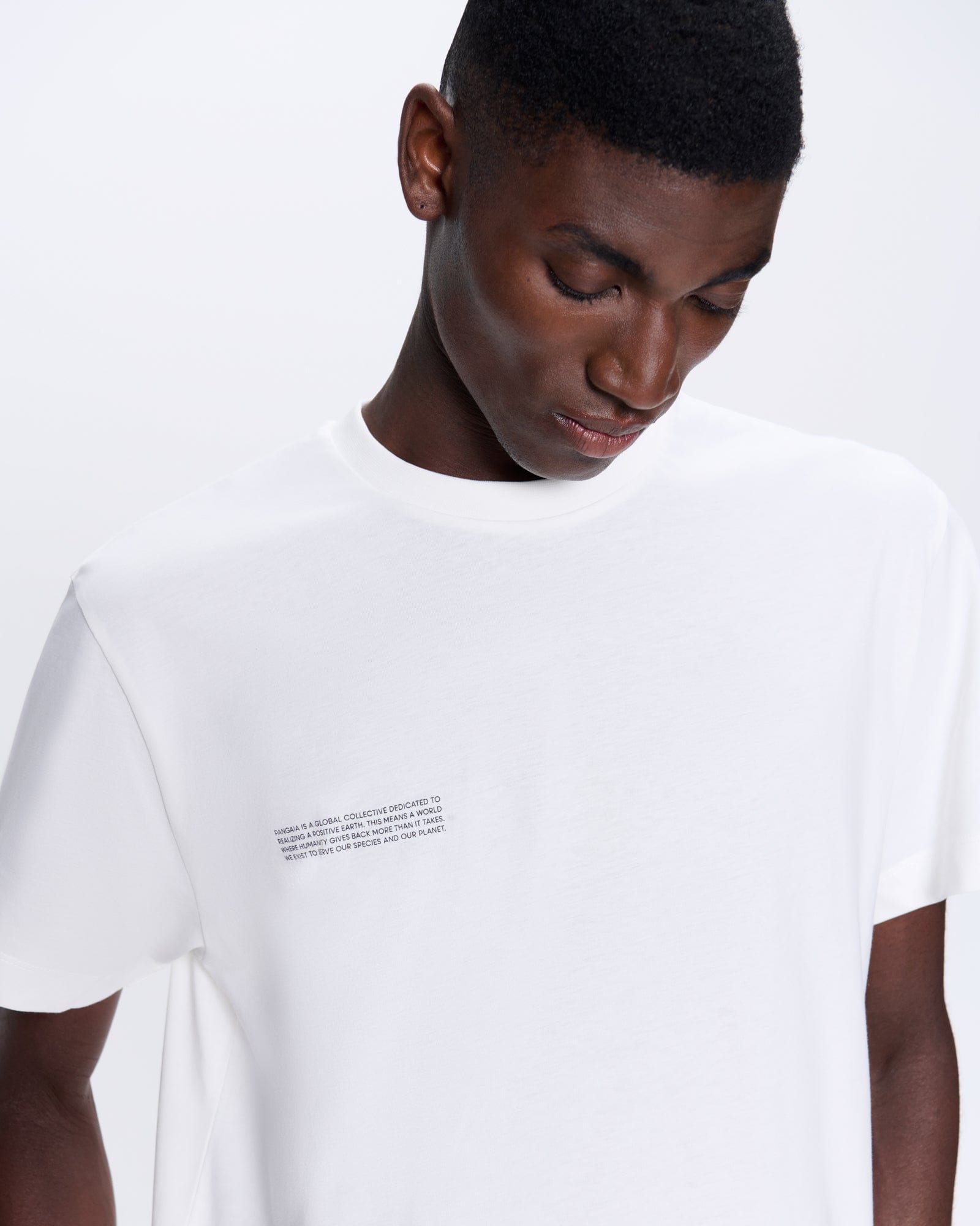 365_MIDWEIGHT_TSHIRT_OFF_WHITE_MENS_DETAIL