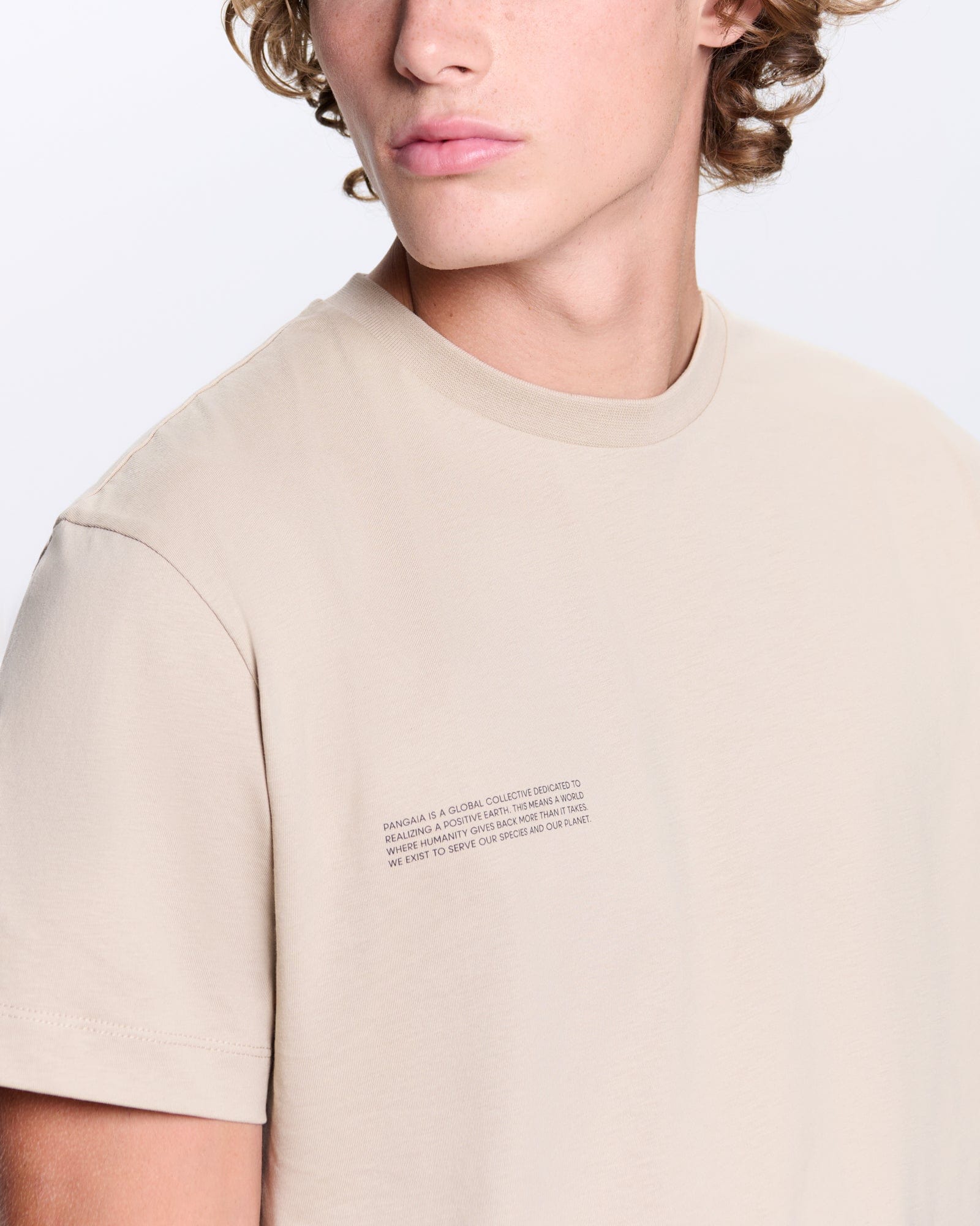 365_MIDWEIGHT_TSHIRT_STONE_MENS_DETAIL