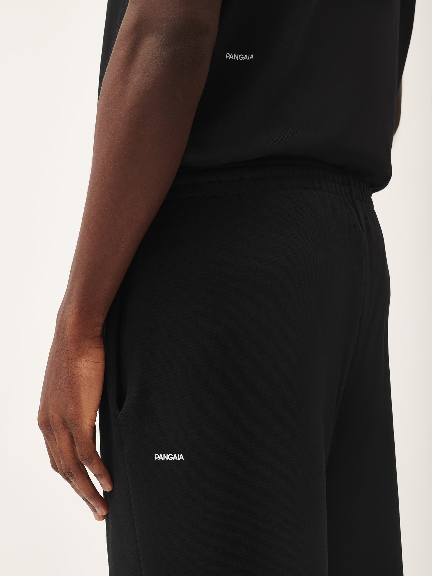 365_Trackpants_Black_Mens-3