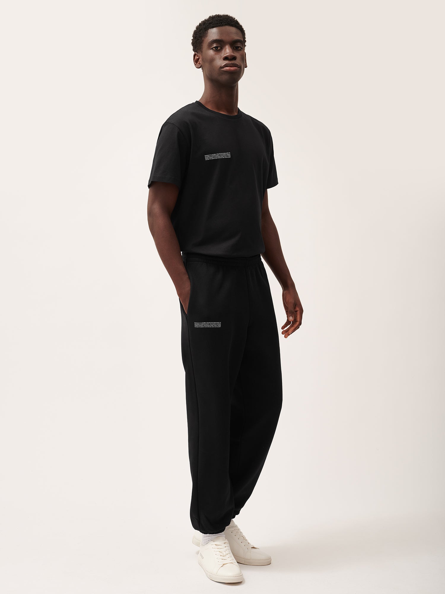 365_Trackpants_Black_Mens-2