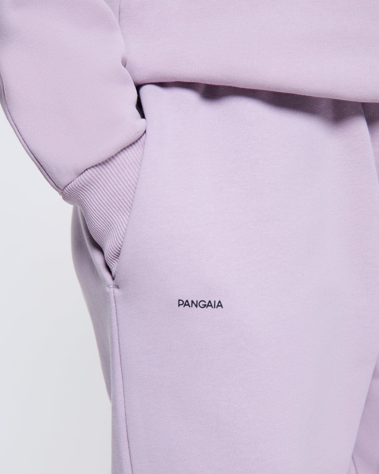 DNA_BARREL-LEG-TRACK-PANTS_RAISIN-PURPLE_WOMENS_DETAIL