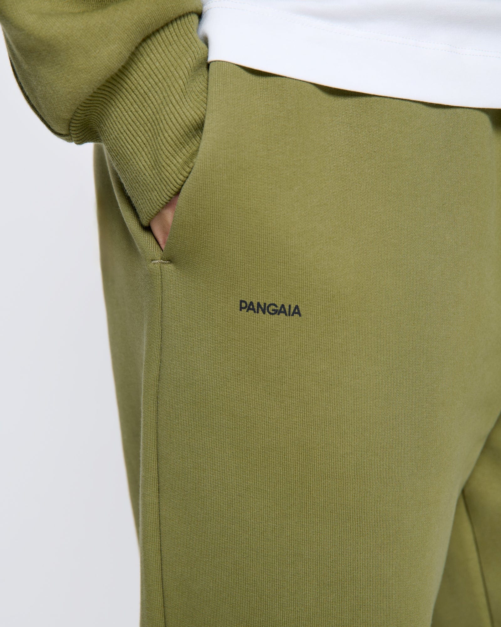DNA_BARREL-LEG_TRACK-PANTS_HIGHLAND_GREEN_WOMENS_DETAIL