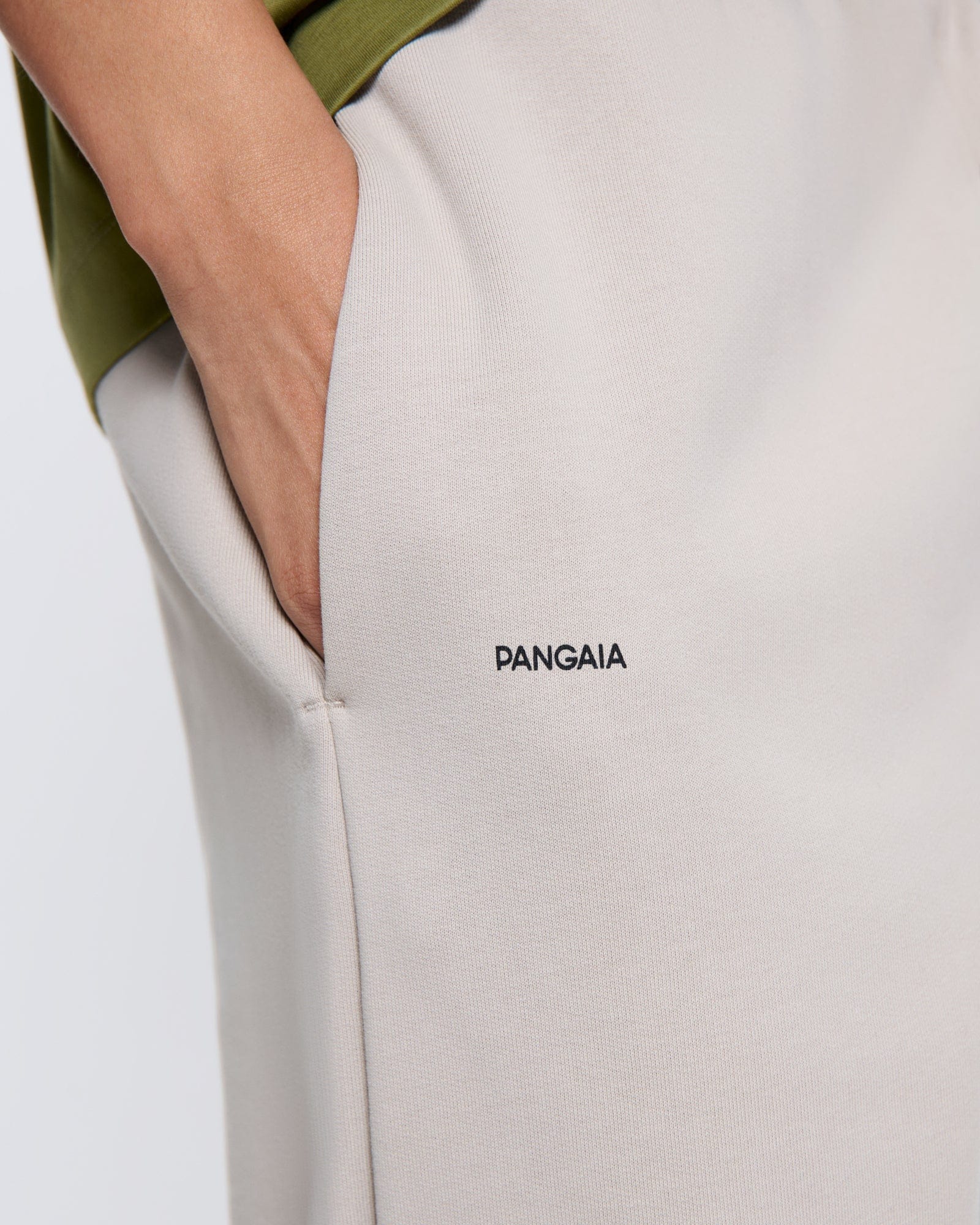 DNA_BARREL_LEG_TRACK_PANTS_STONE_WOMENS_DETAIL