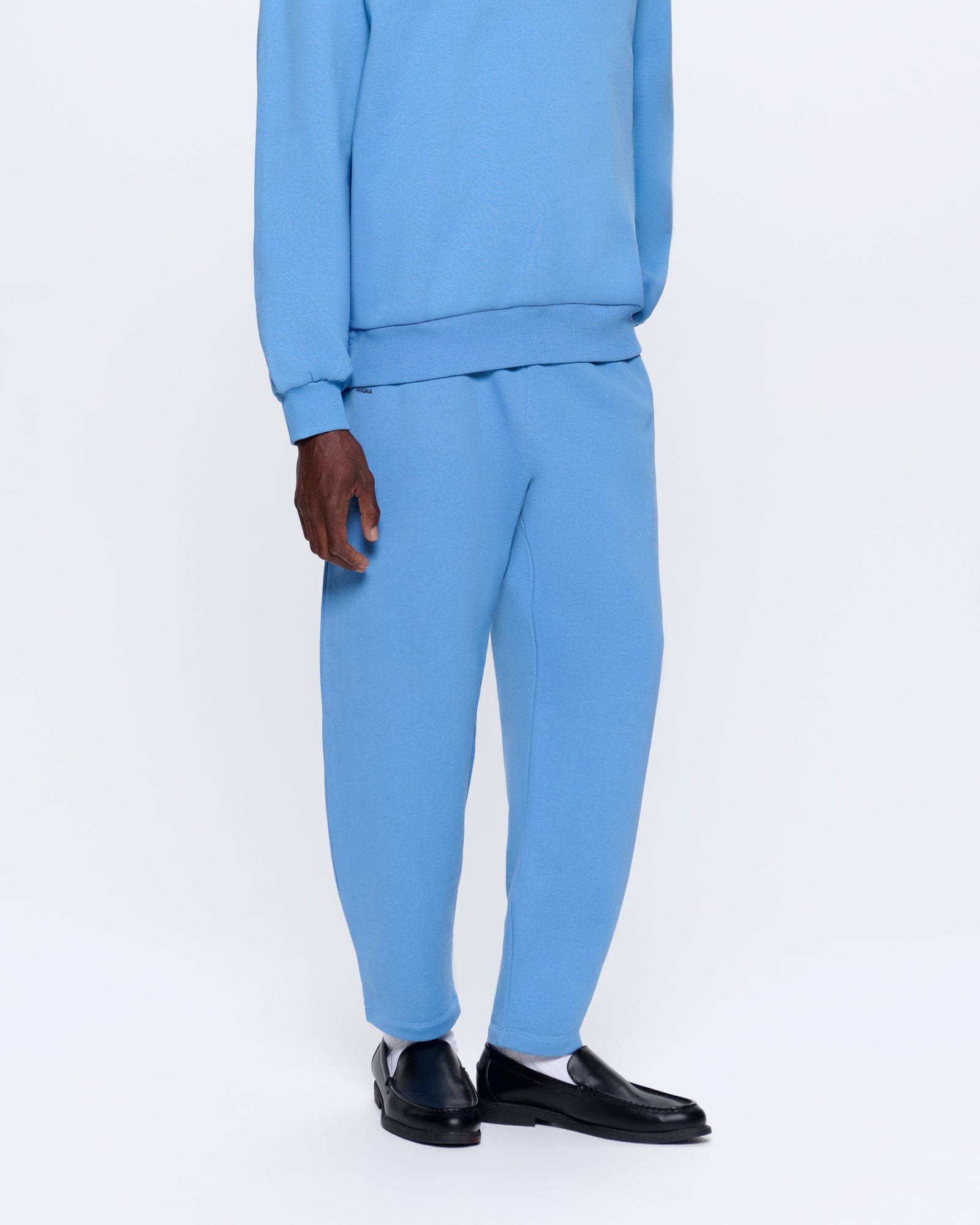 DNA_BARREL_LEG_TRACK_PANTS_SUMMIT_BLUE_MENS_FRONT
