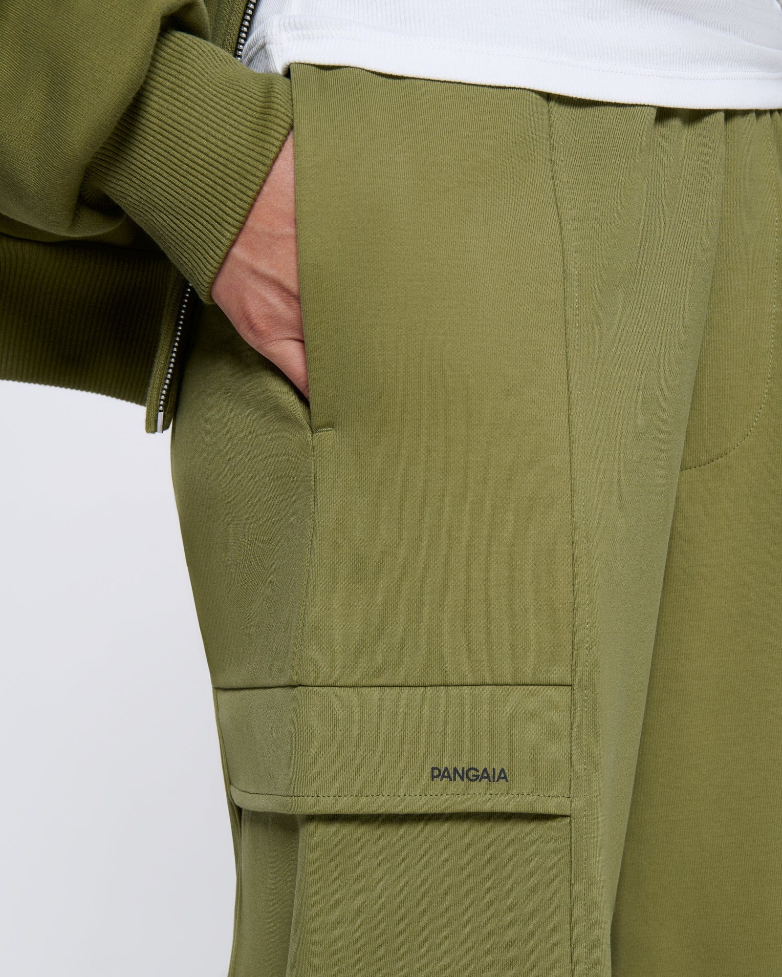 DNA_DOUBLE-JERSEY_CARGO-TROUSERS_WOMEN_DETAIL