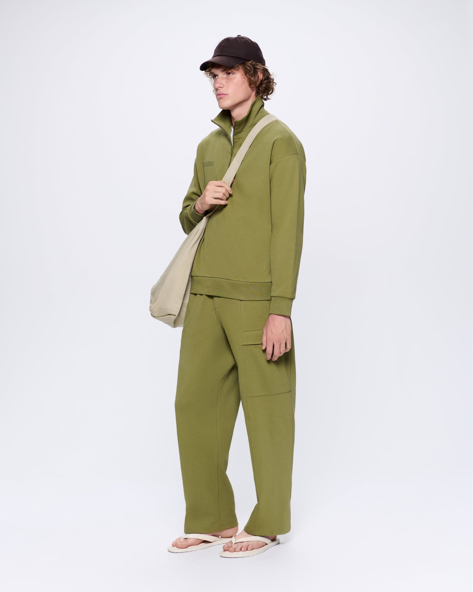 DNA_DOUBLE_JERSEY_CARGO_TROUSERS_HIGHLAND_GREEN_MENS_LEAD