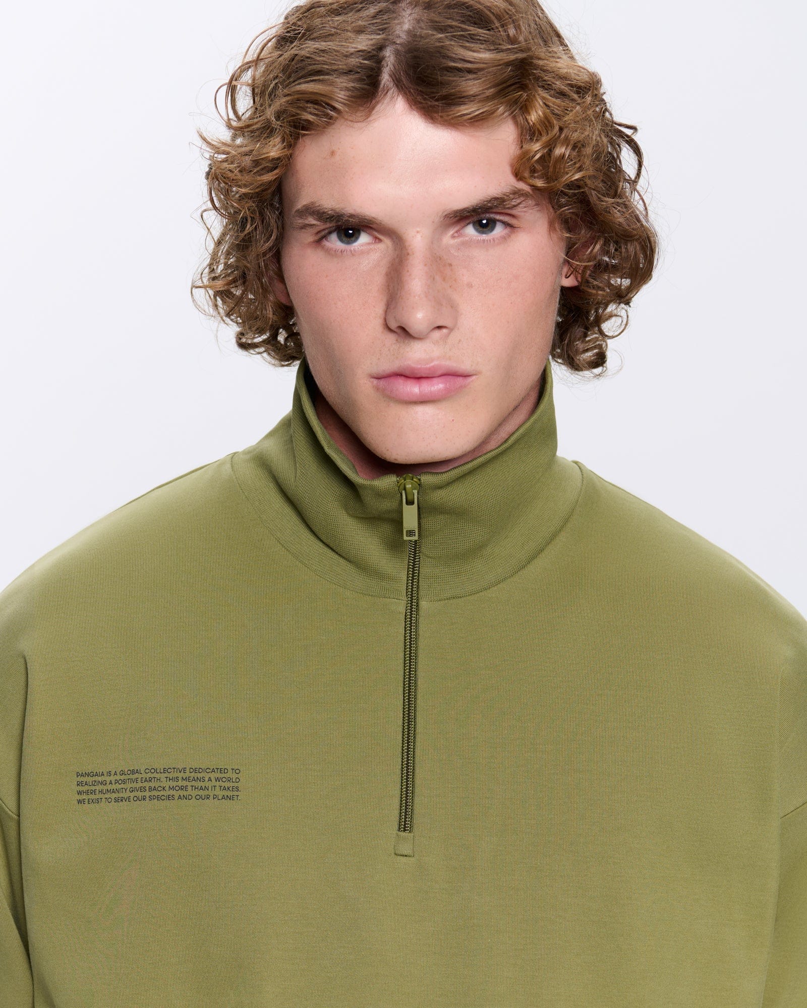 DNA_DOUBLE_JERSEY_HALF_ZIP_SWEATSHIRT_HIGHLAND_GREEN_MENS_DETAIL