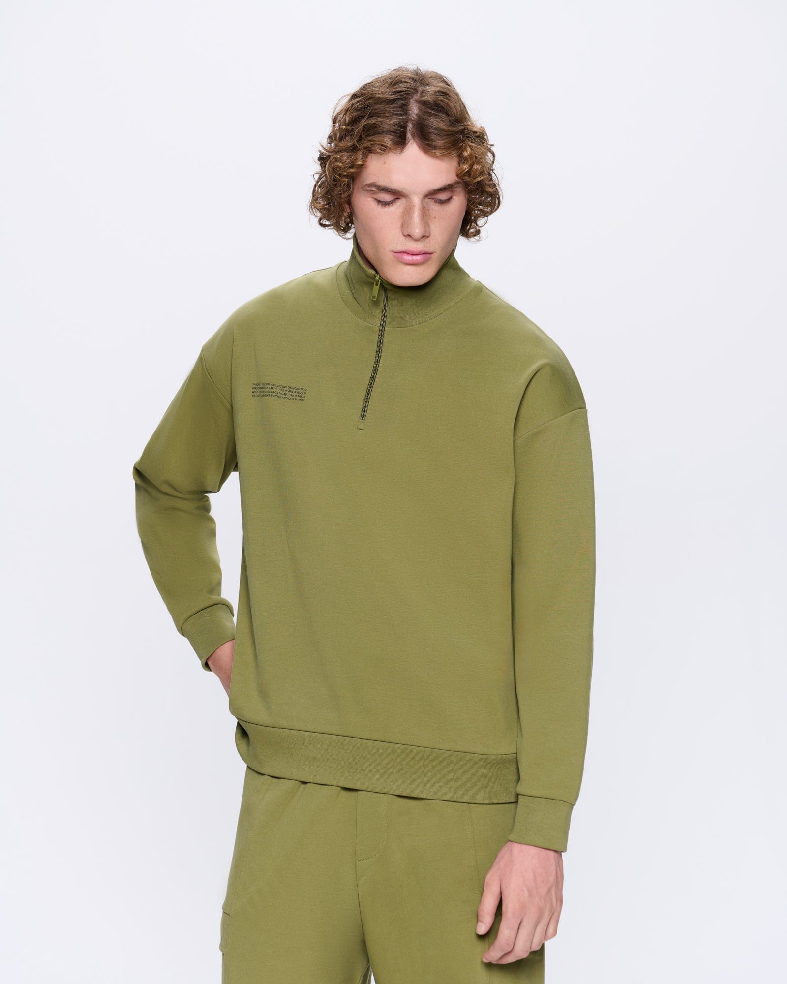 DNA_DOUBLE_JERSEY_HALF_ZIP_SWEATSHIRT_HIGHLAND_GREEN_MENS_FRONTjpg