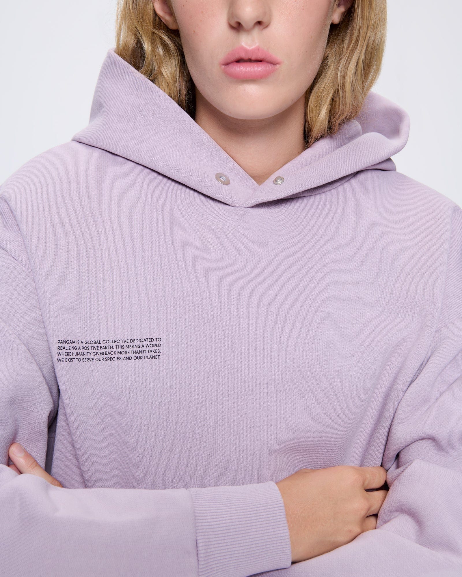 DNA_HOODIE_RAISIN-PURPLE_WOMENS_DETAIL