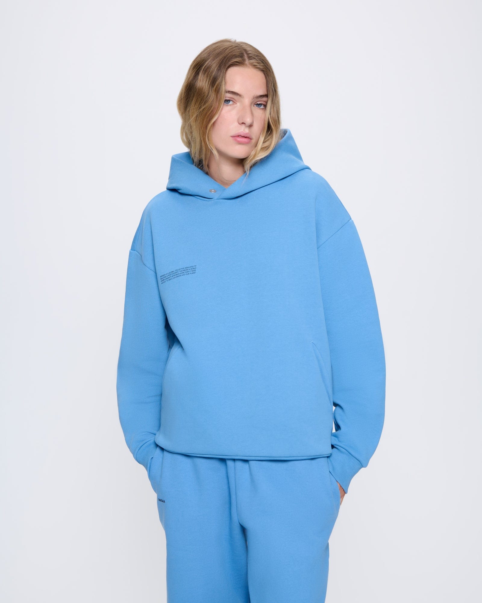 DNA_HOODIE_SUMMIT-BLUE_WOMENS_FRONT