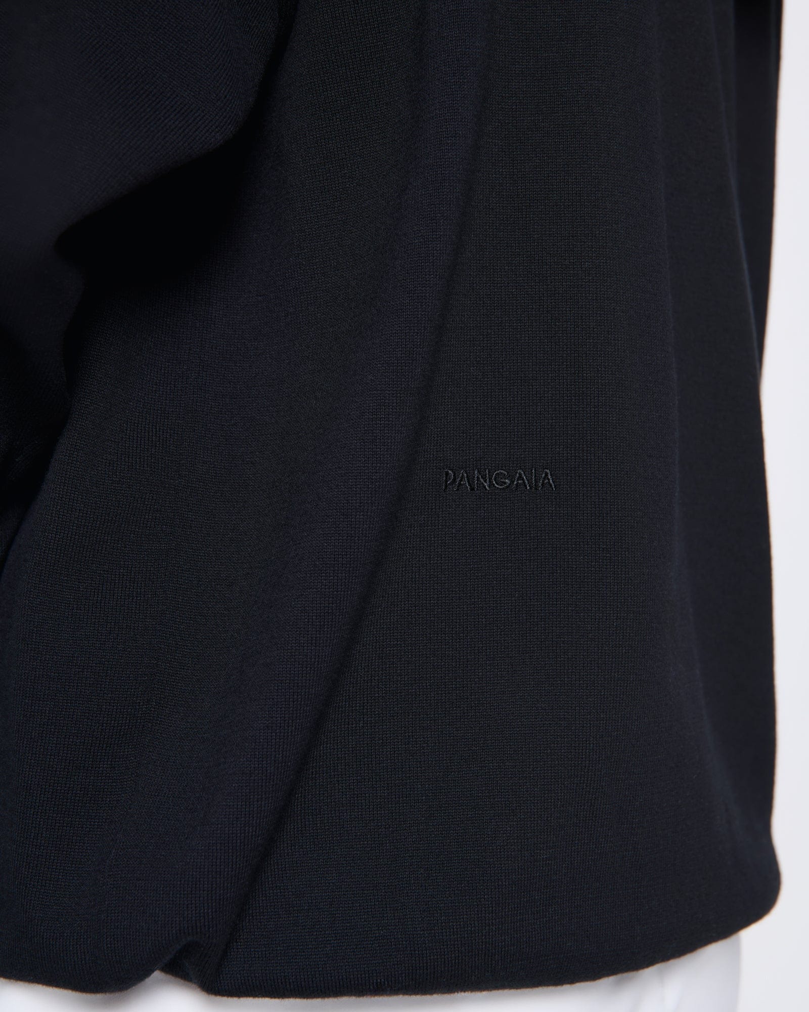 DNA_KNITTED-HOODIE_BLACK_WOMENS_DETAIL