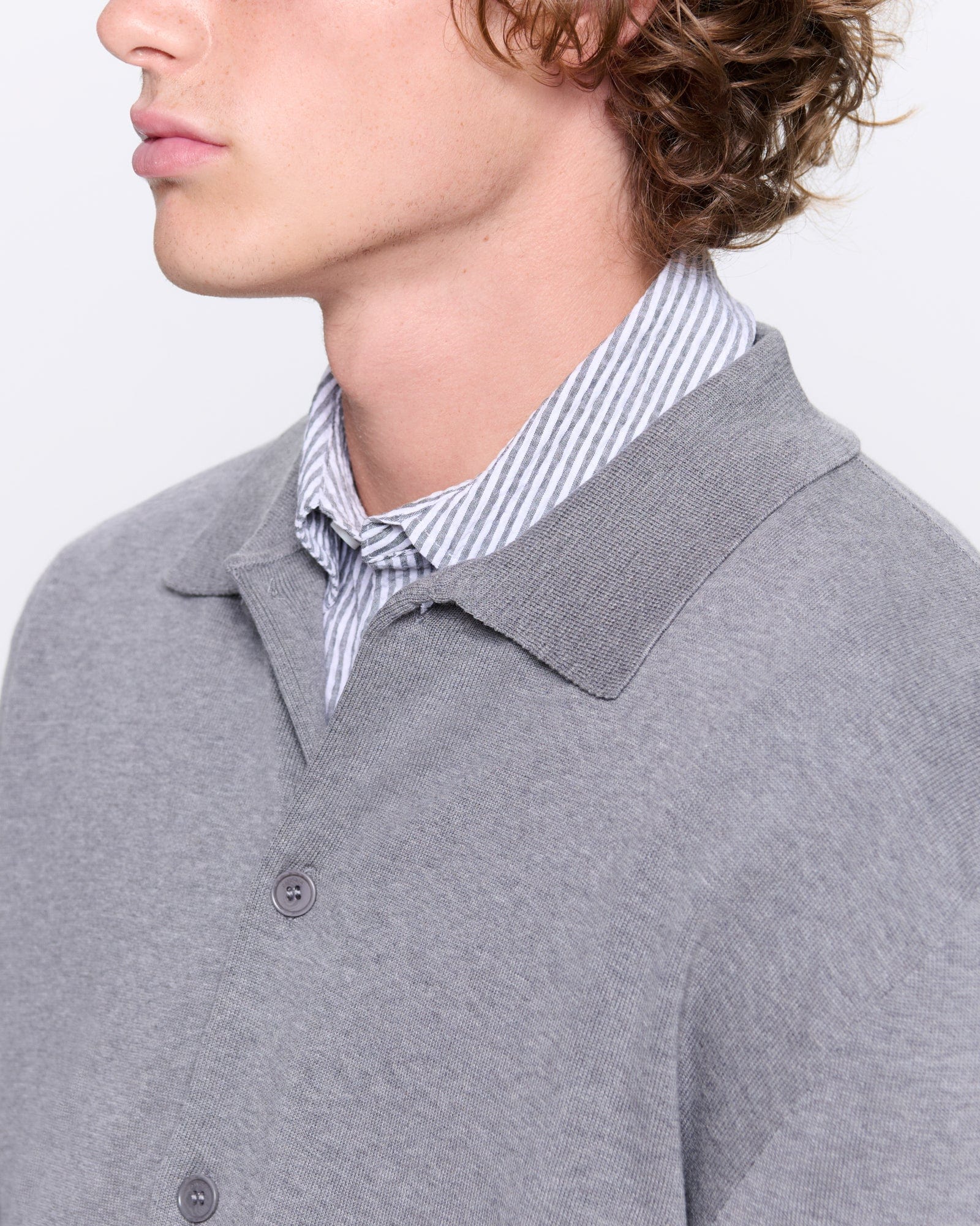 DNA_KNITTED_COLLARED_SHIRT_GREY_MARL_MENS_DETAIL