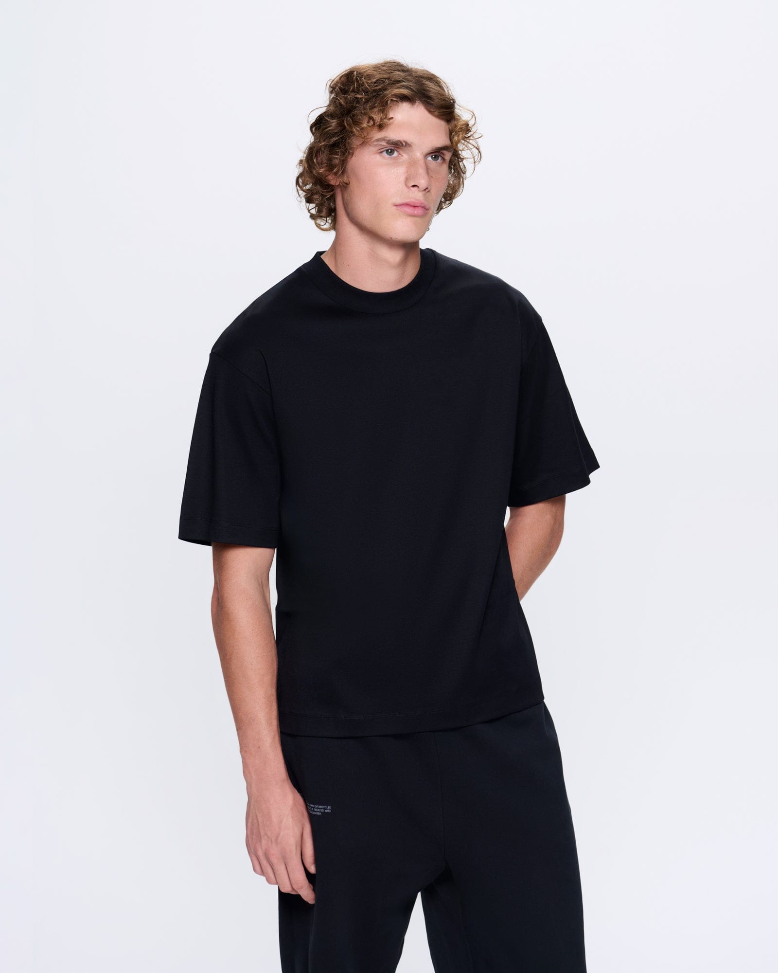 DNA_OVERSIZED_T-SHIRT_BLACK_MENS_FRONT