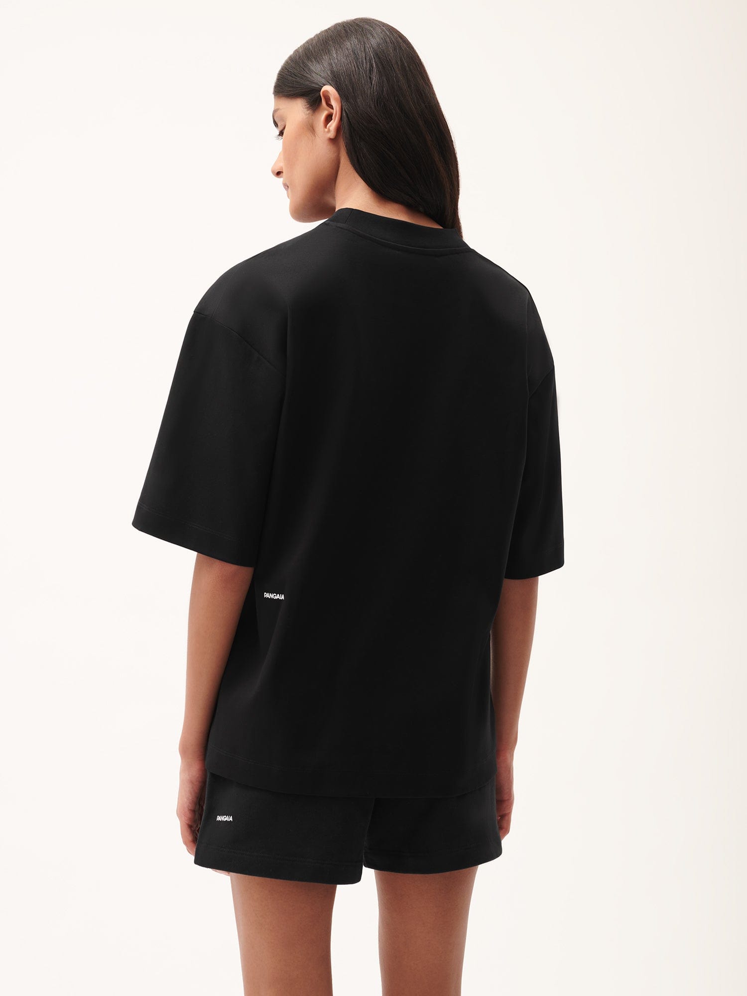 DNA_Oversized_T-Shirt_Black_female-2