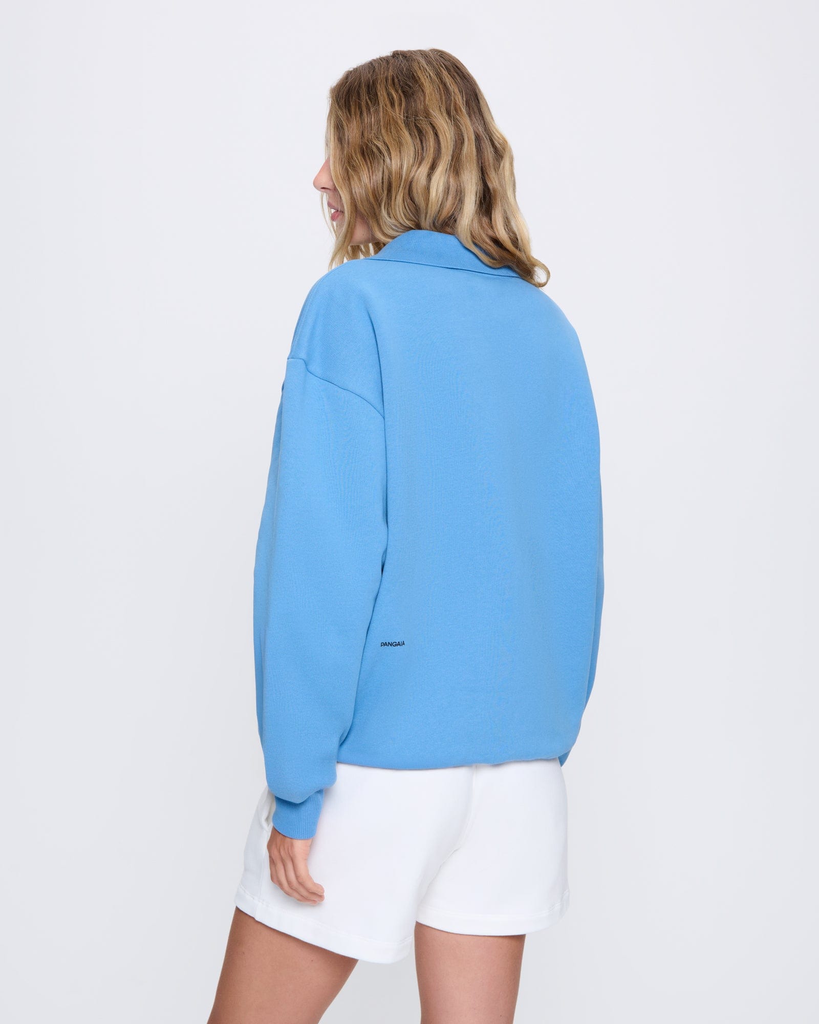 DNA_POLO-NECK_SWEATSHIRT_SUMMIT-BLUE_WOMENS_DETAIL
