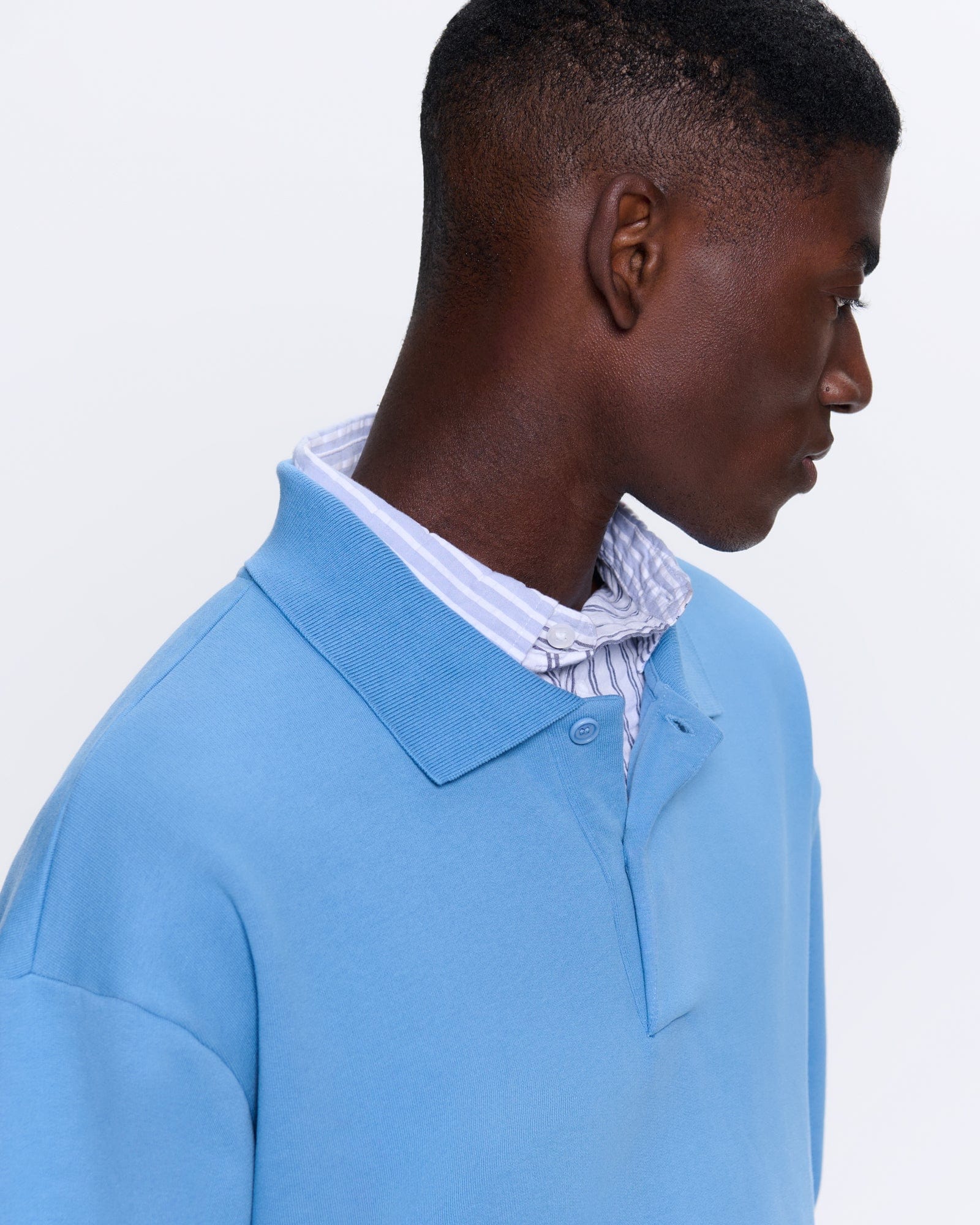 DNA_POLO_NECK_SWEATSHIRT_SUMMIT_BLUE_MENS_DETAIL